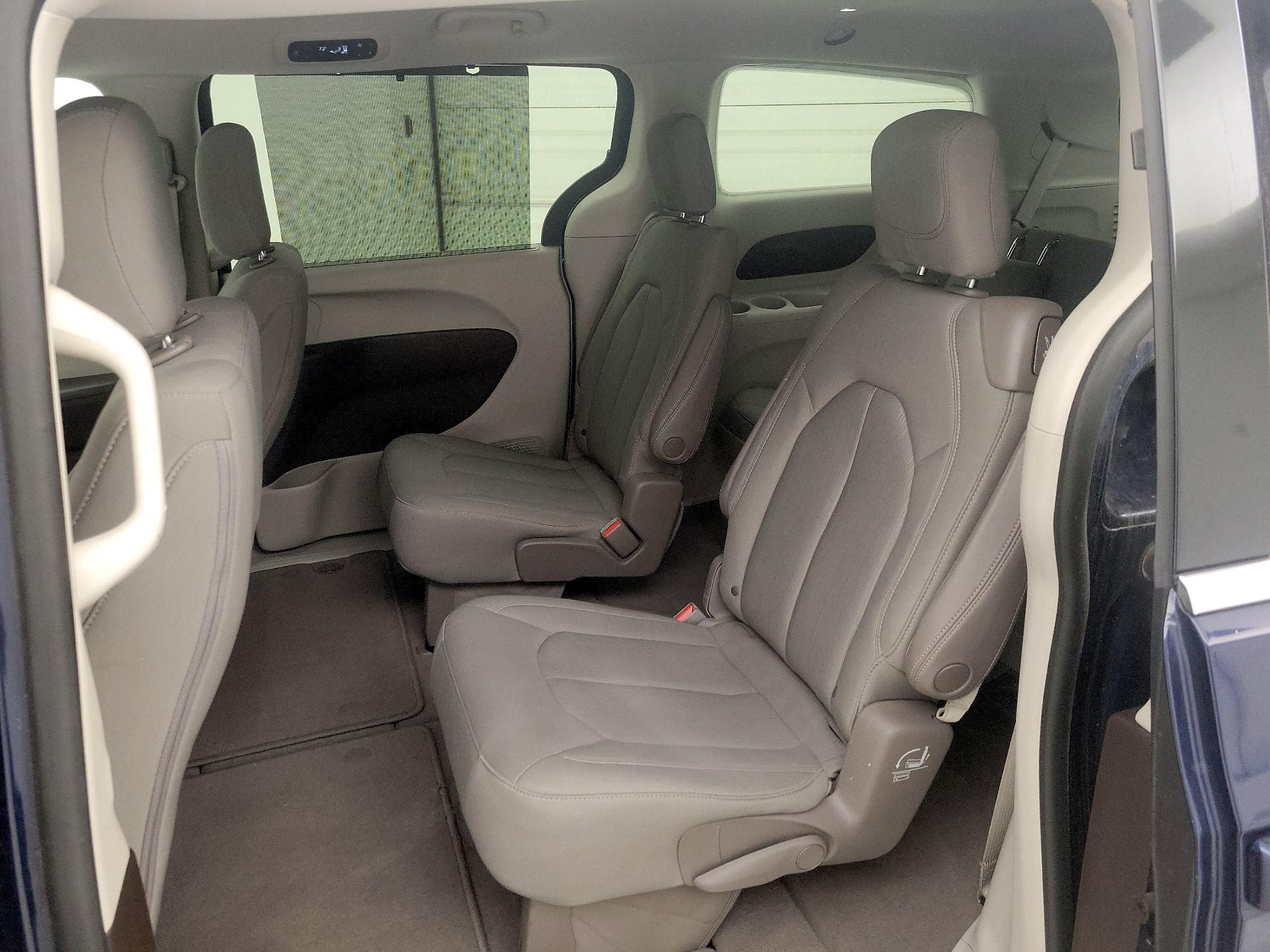 Thumbnail: 2020 Chrysler Pacifica - 19
