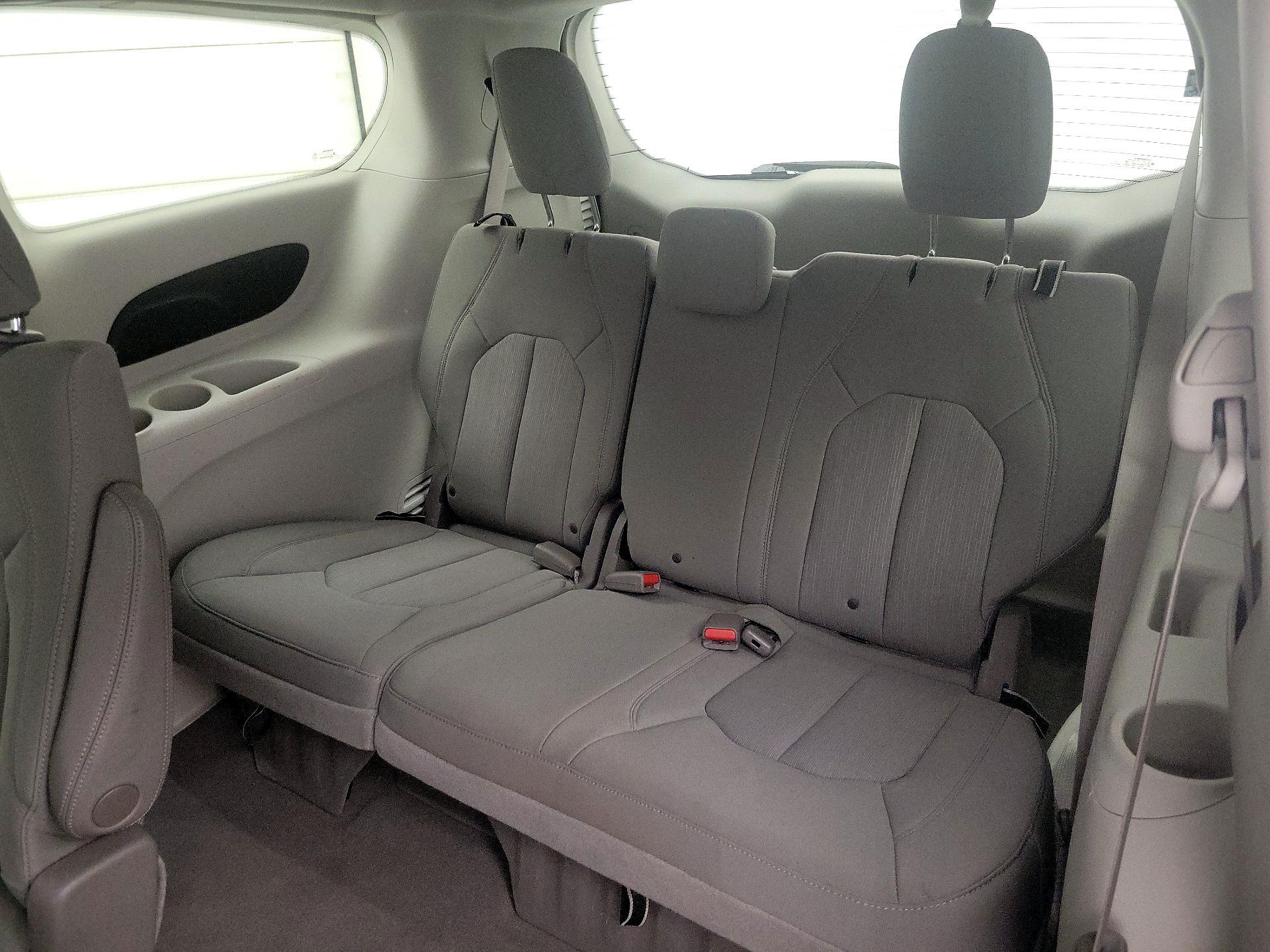 Thumbnail: 2020 Chrysler Pacifica - 20