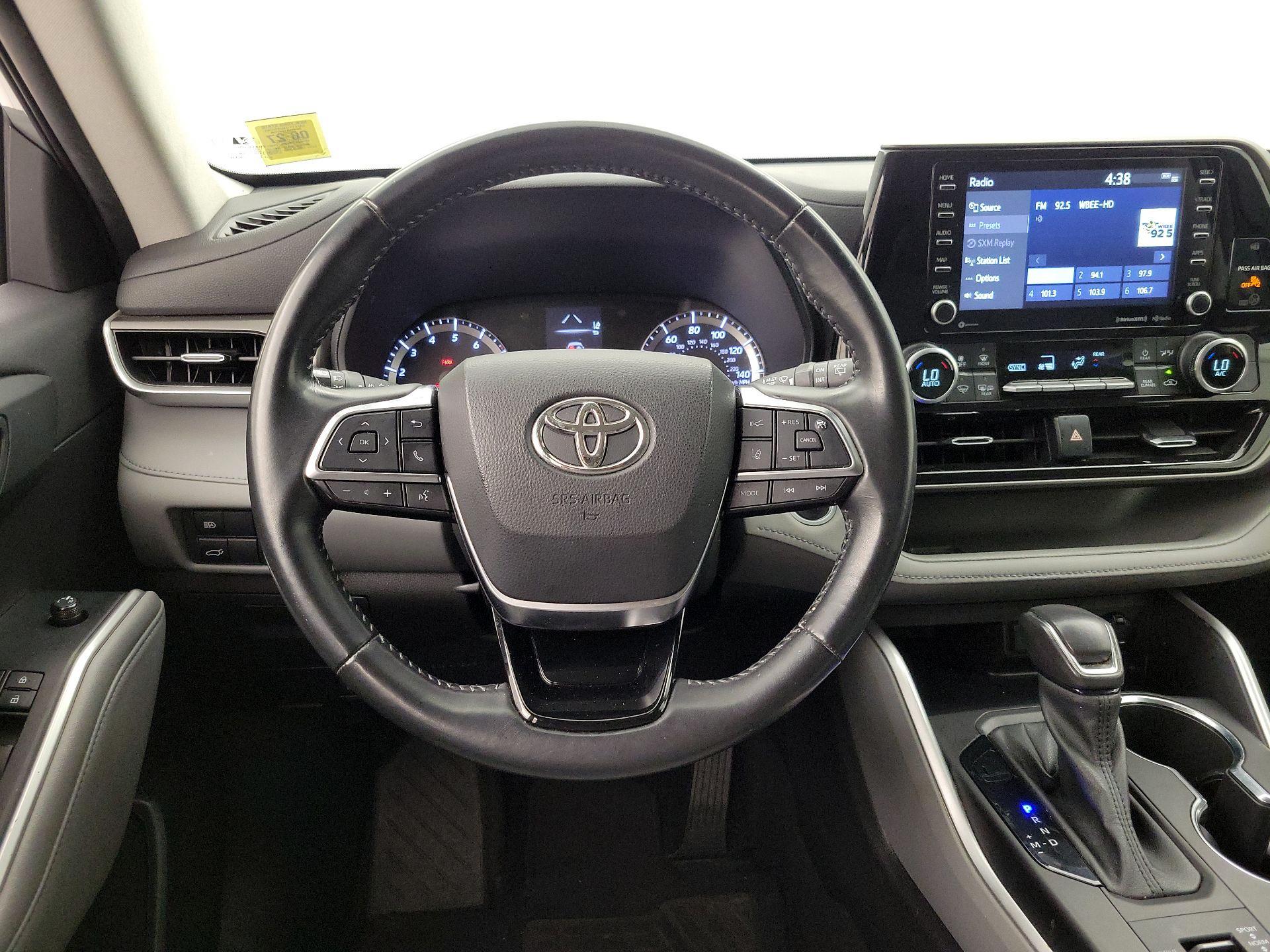 Thumbnail: 2021 Toyota Highlander - 10