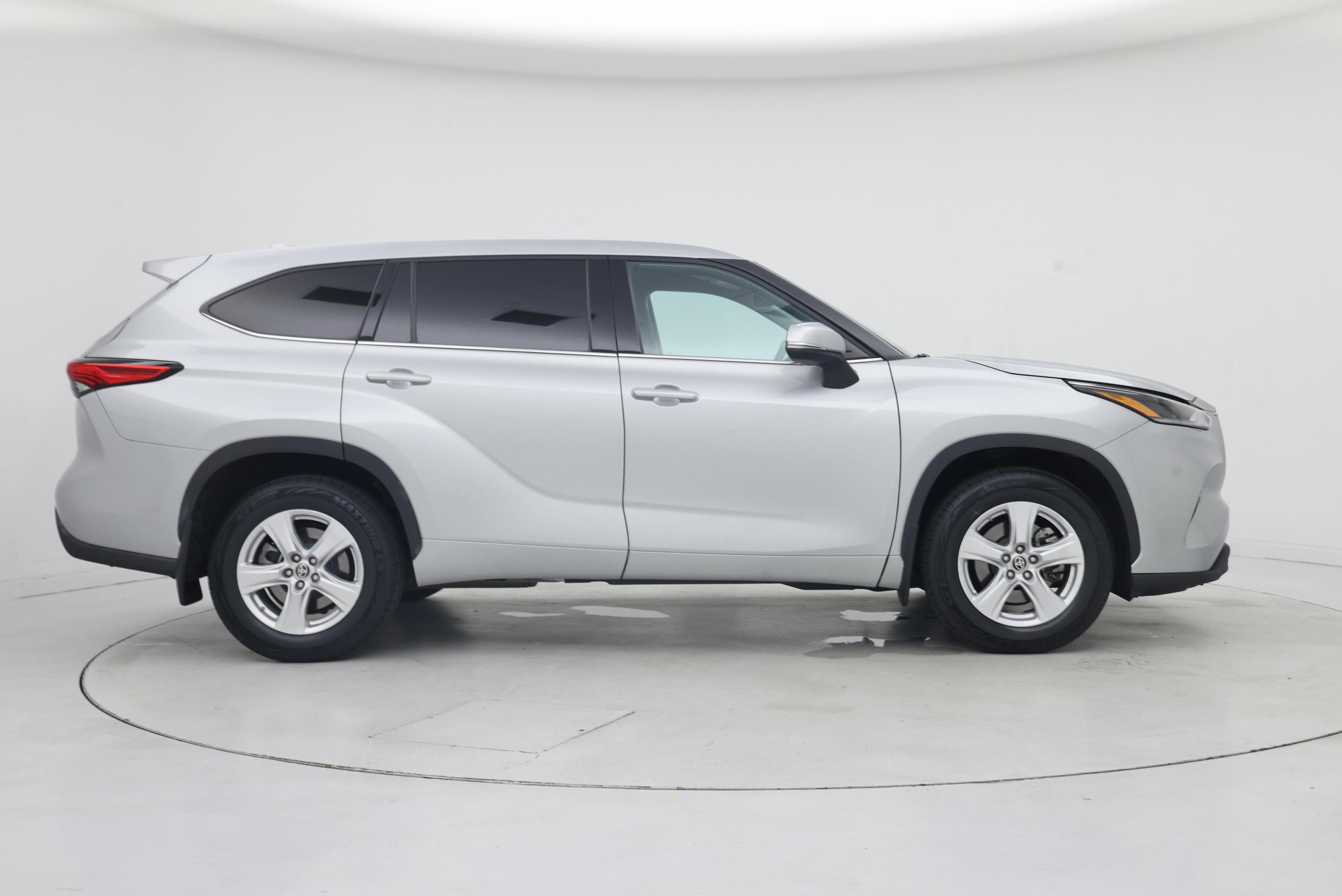 Thumbnail: 2021 Toyota Highlander - 7
