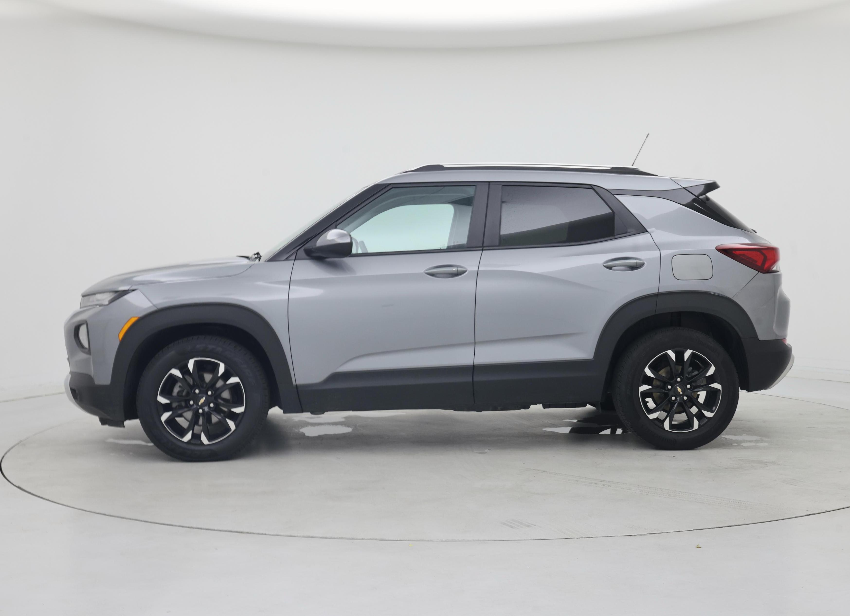 Thumbnail: 2023 Chevrolet TrailBlazer - 3