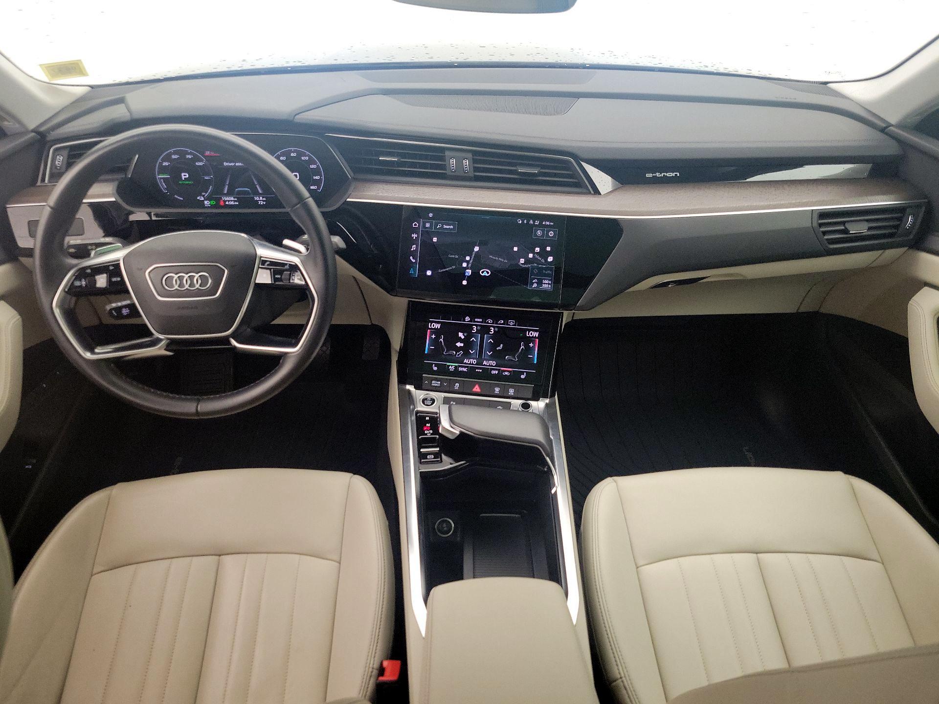 Thumbnail: 2021 Audi e-tron S - 9