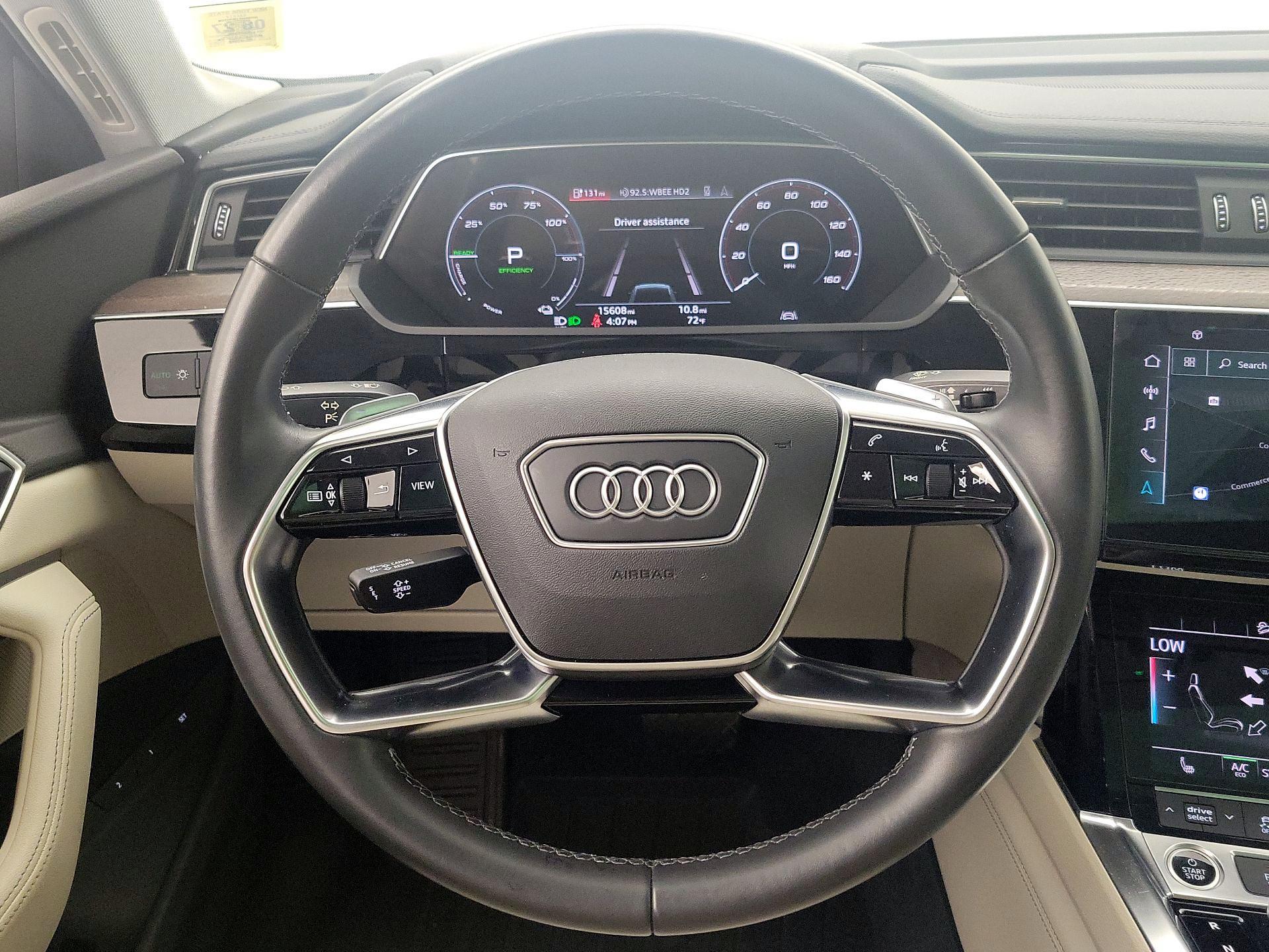 Thumbnail: 2021 Audi e-tron S - 10