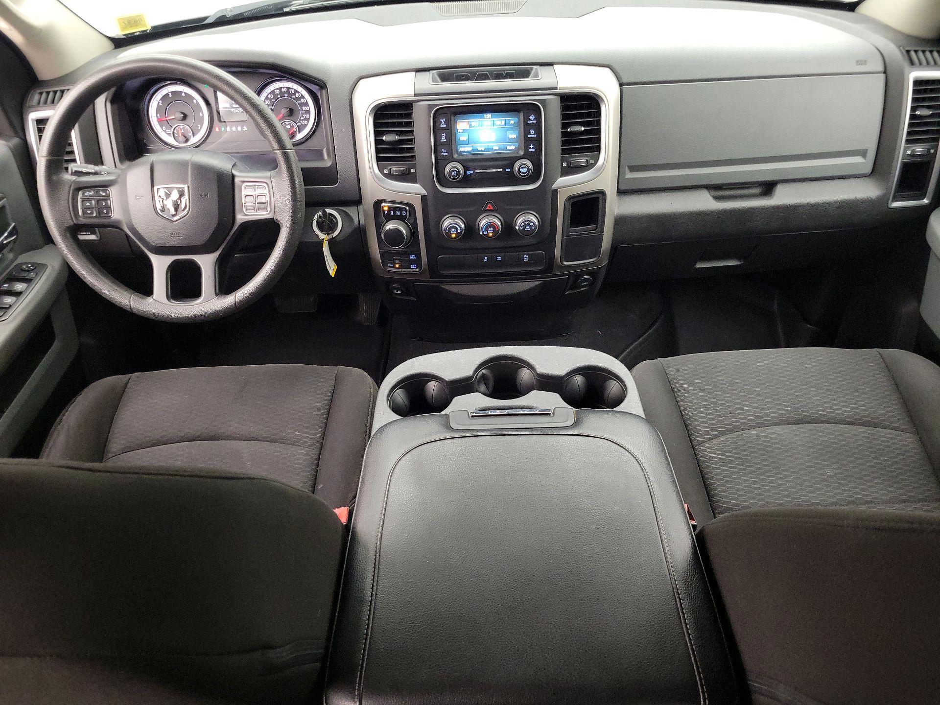 Thumbnail: 2020 RAM 1500 Classic - 9