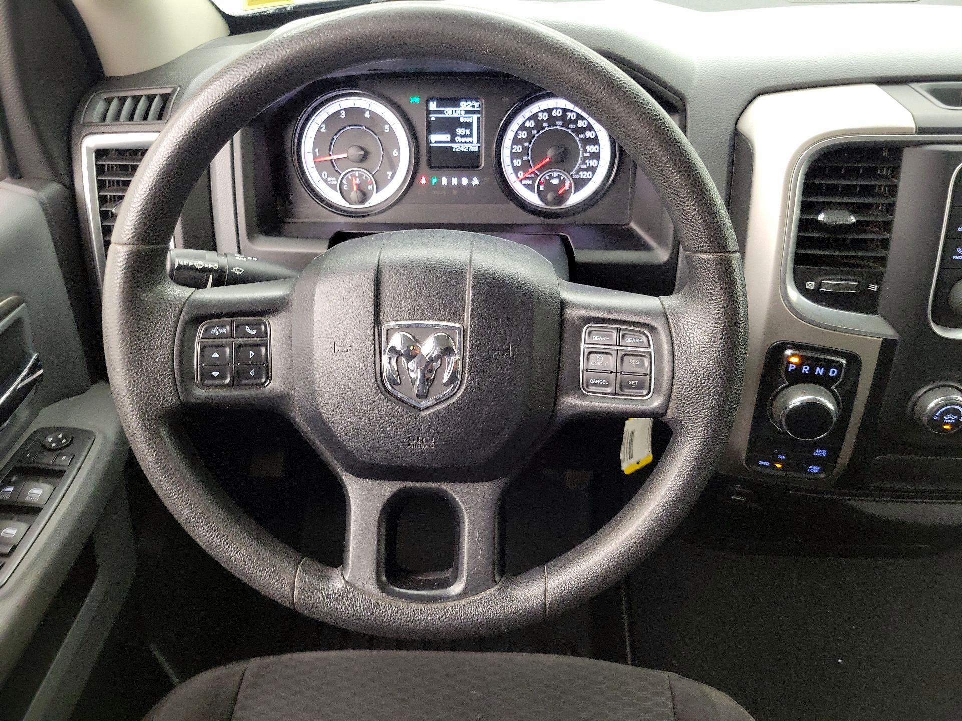 Thumbnail: 2020 RAM 1500 Classic - 10
