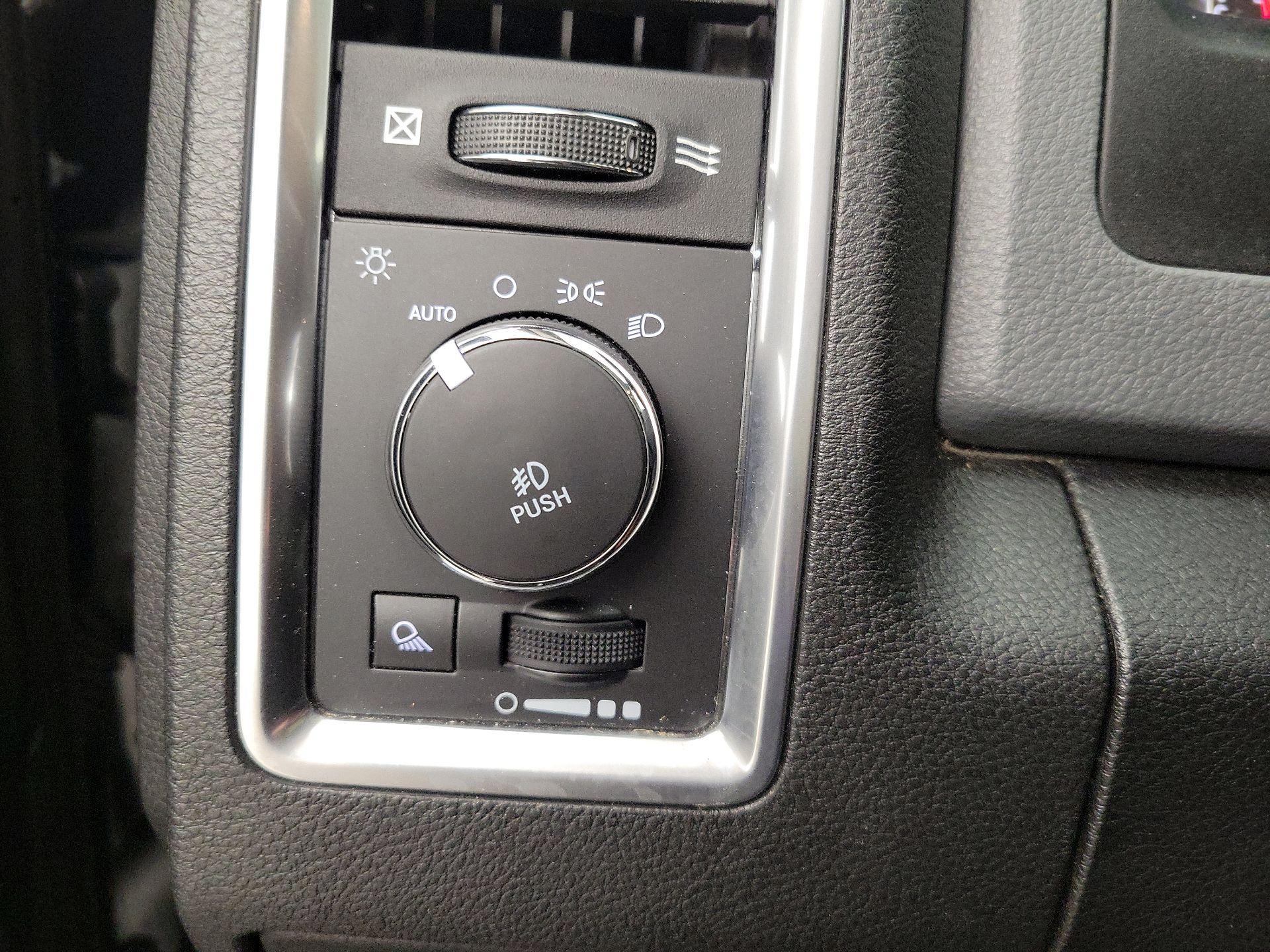 Thumbnail: 2020 RAM 1500 Classic - 13
