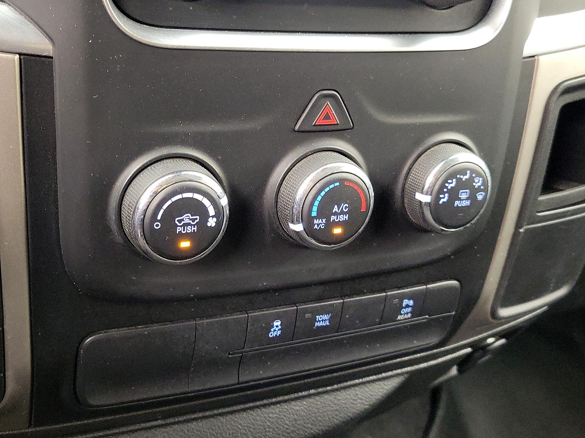 Thumbnail: 2020 RAM 1500 Classic - 16