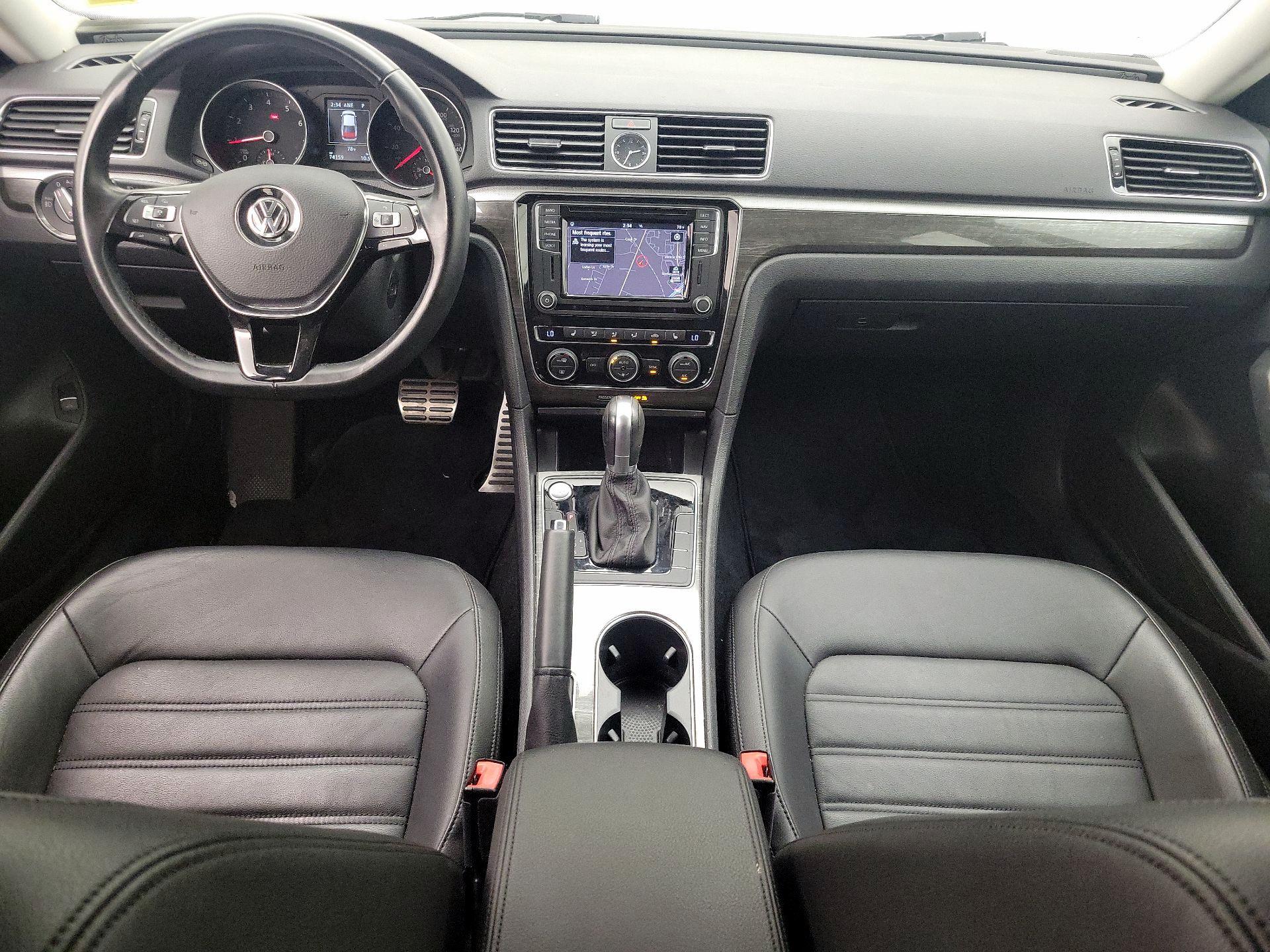 Thumbnail: 2017 Volkswagen Passat - 9