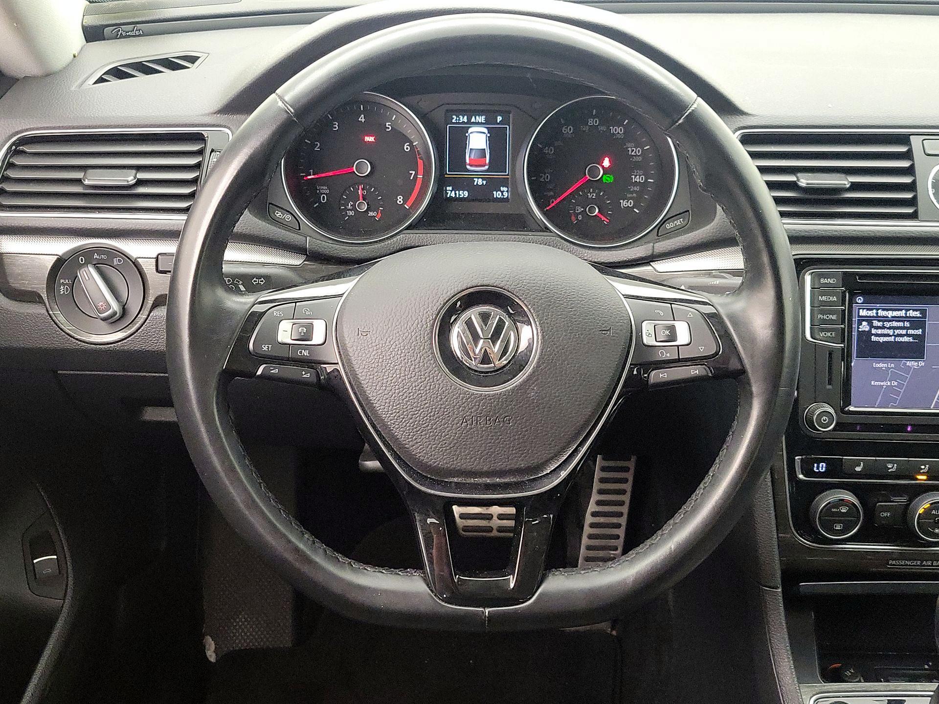 Thumbnail: 2017 Volkswagen Passat - 10