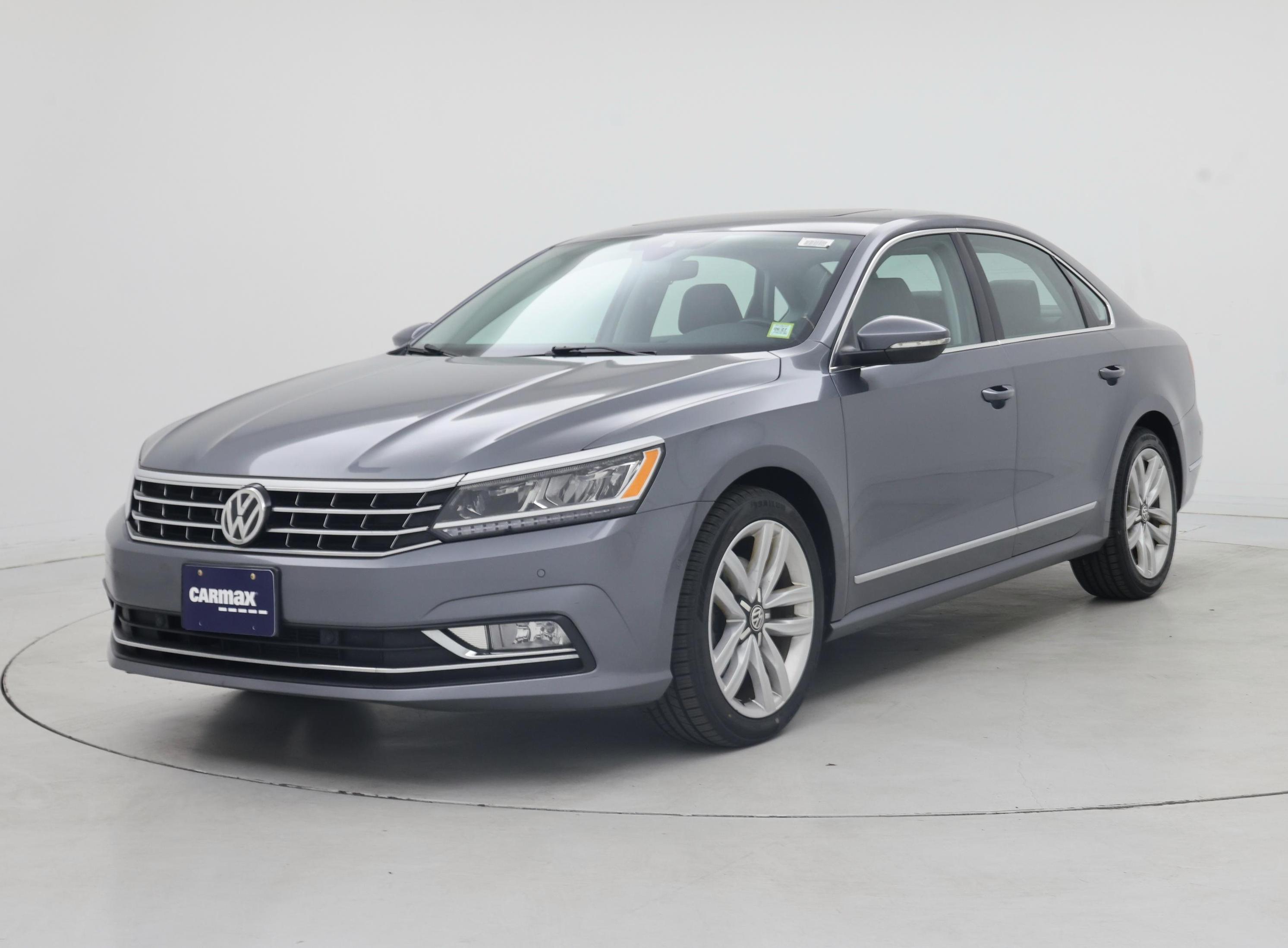 Thumbnail: 2017 Volkswagen Passat - 4