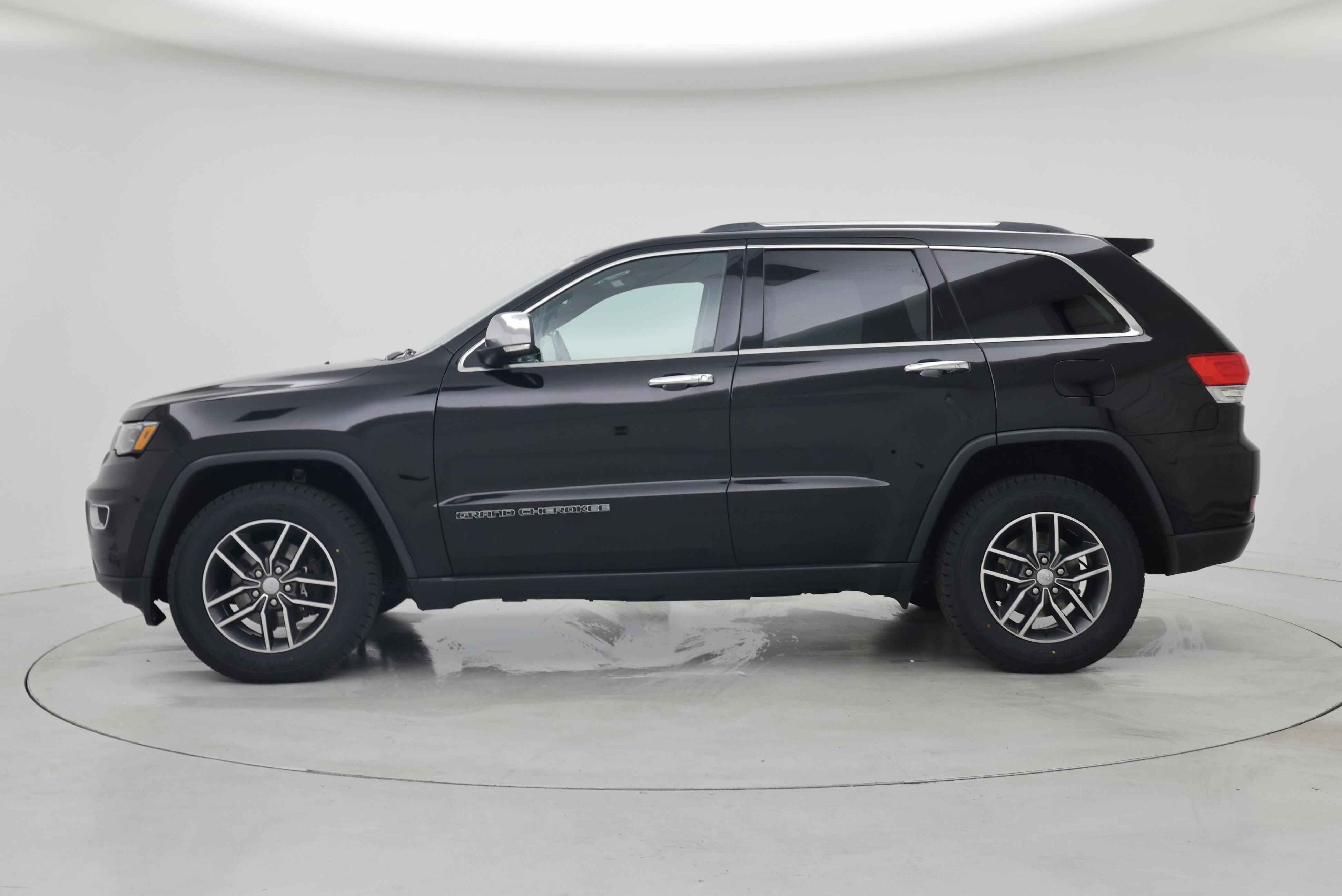 Thumbnail: 2017 Jeep Grand Cherokee - 3