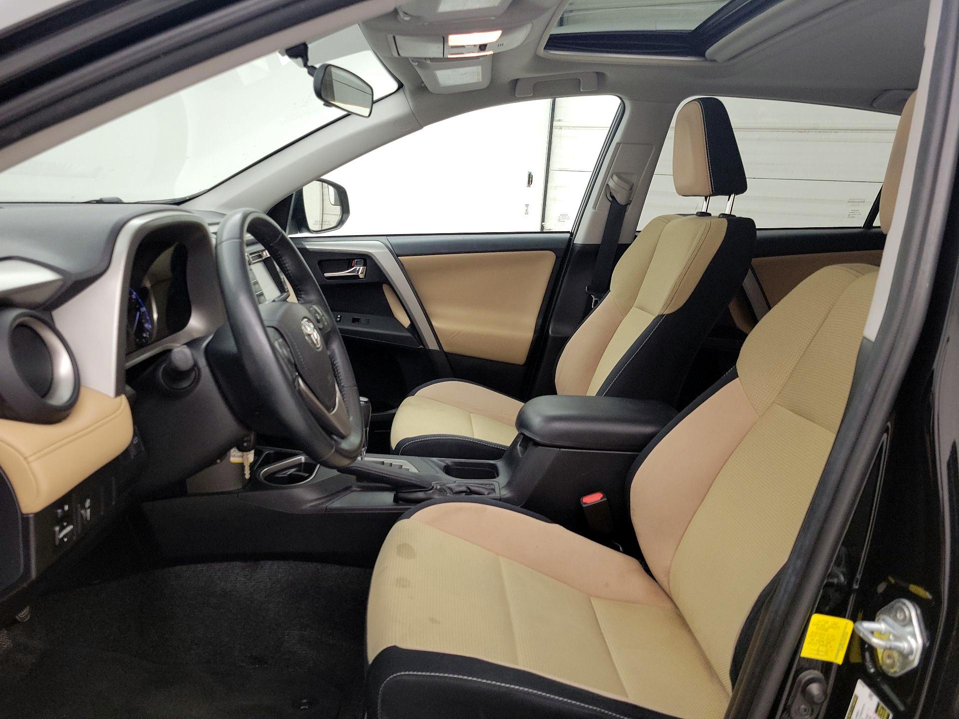Thumbnail: 2016 Toyota RAV4 - 11