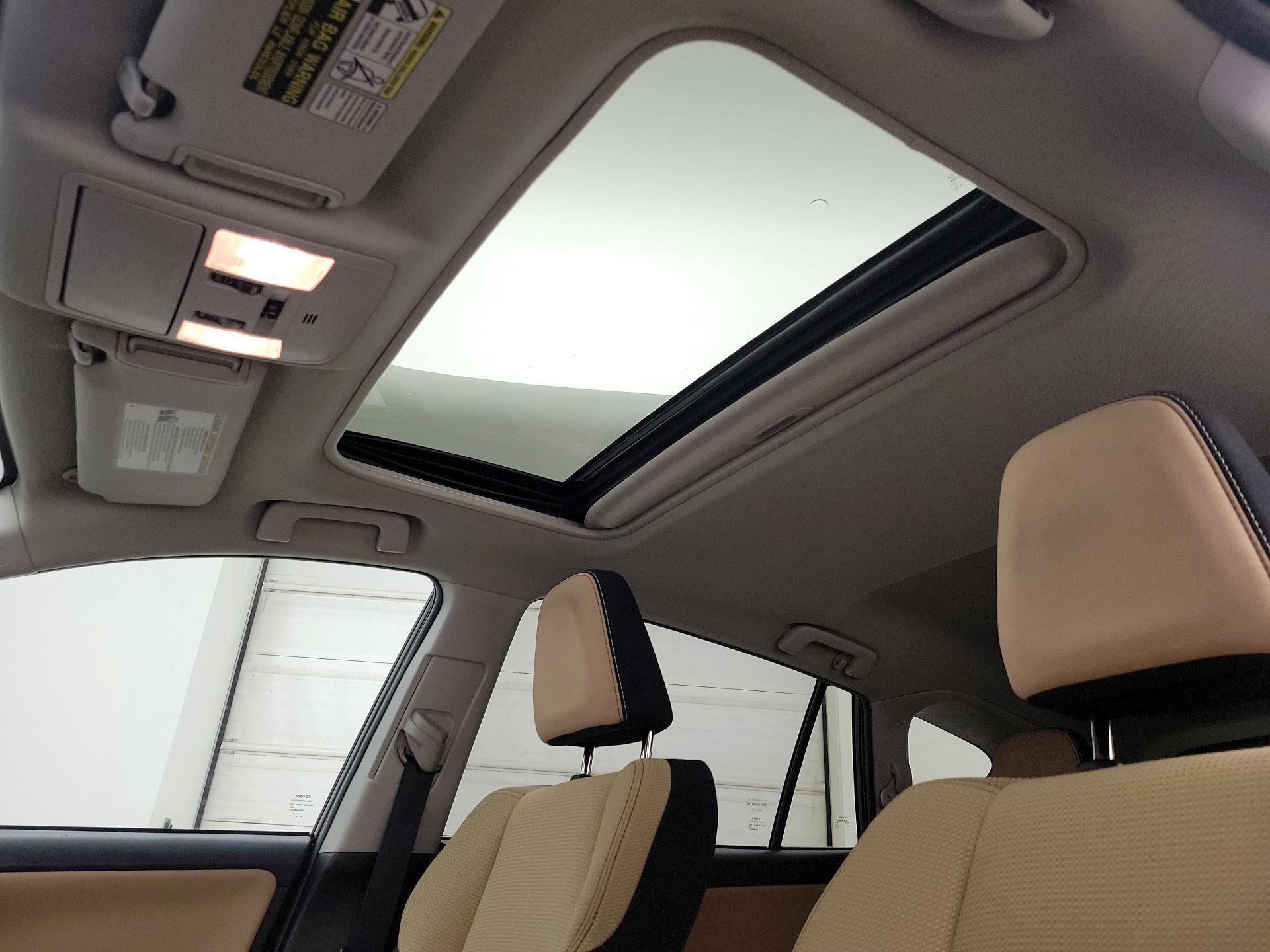 Thumbnail: 2016 Toyota RAV4 - 19
