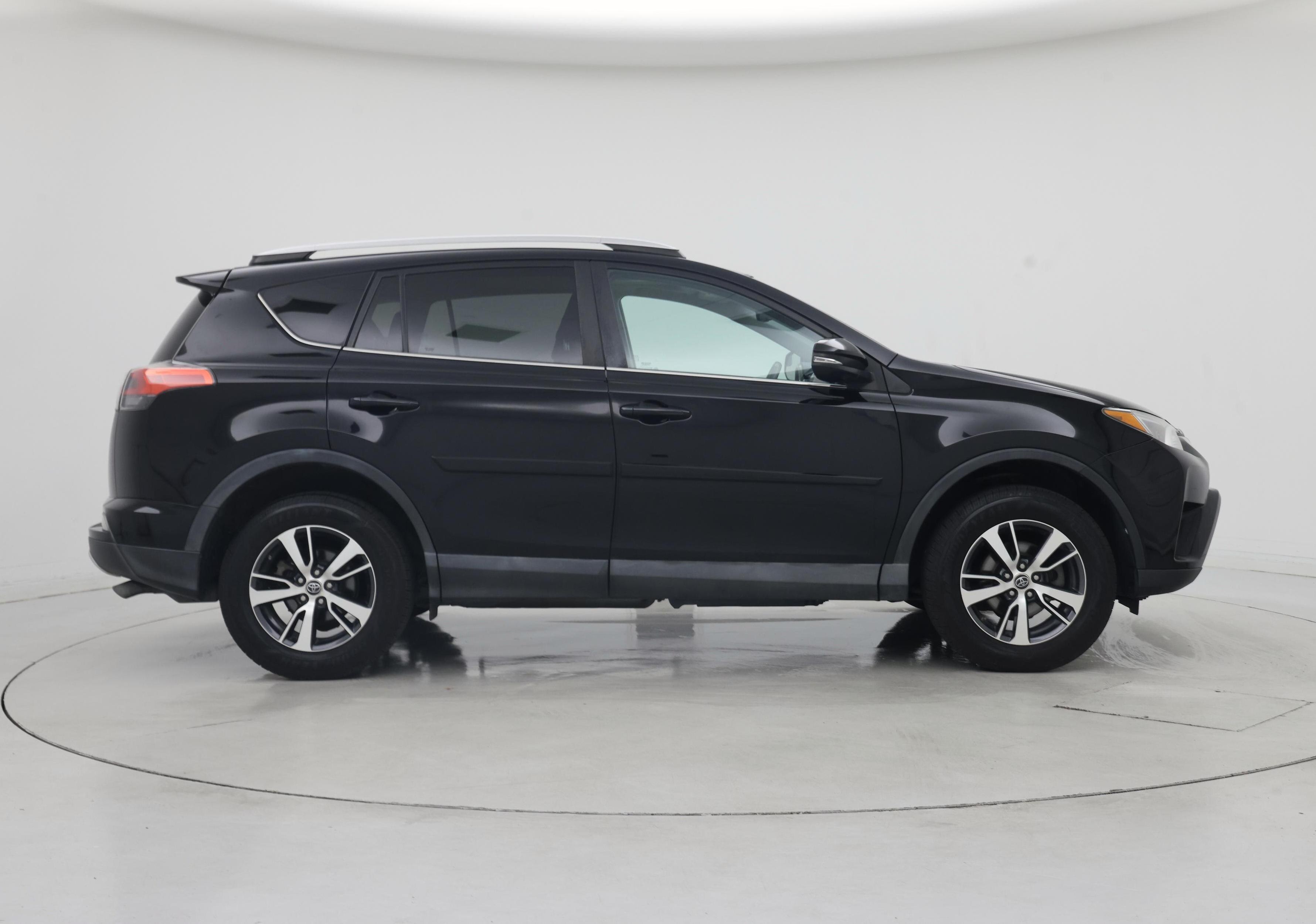 Thumbnail: 2016 Toyota RAV4 - 7