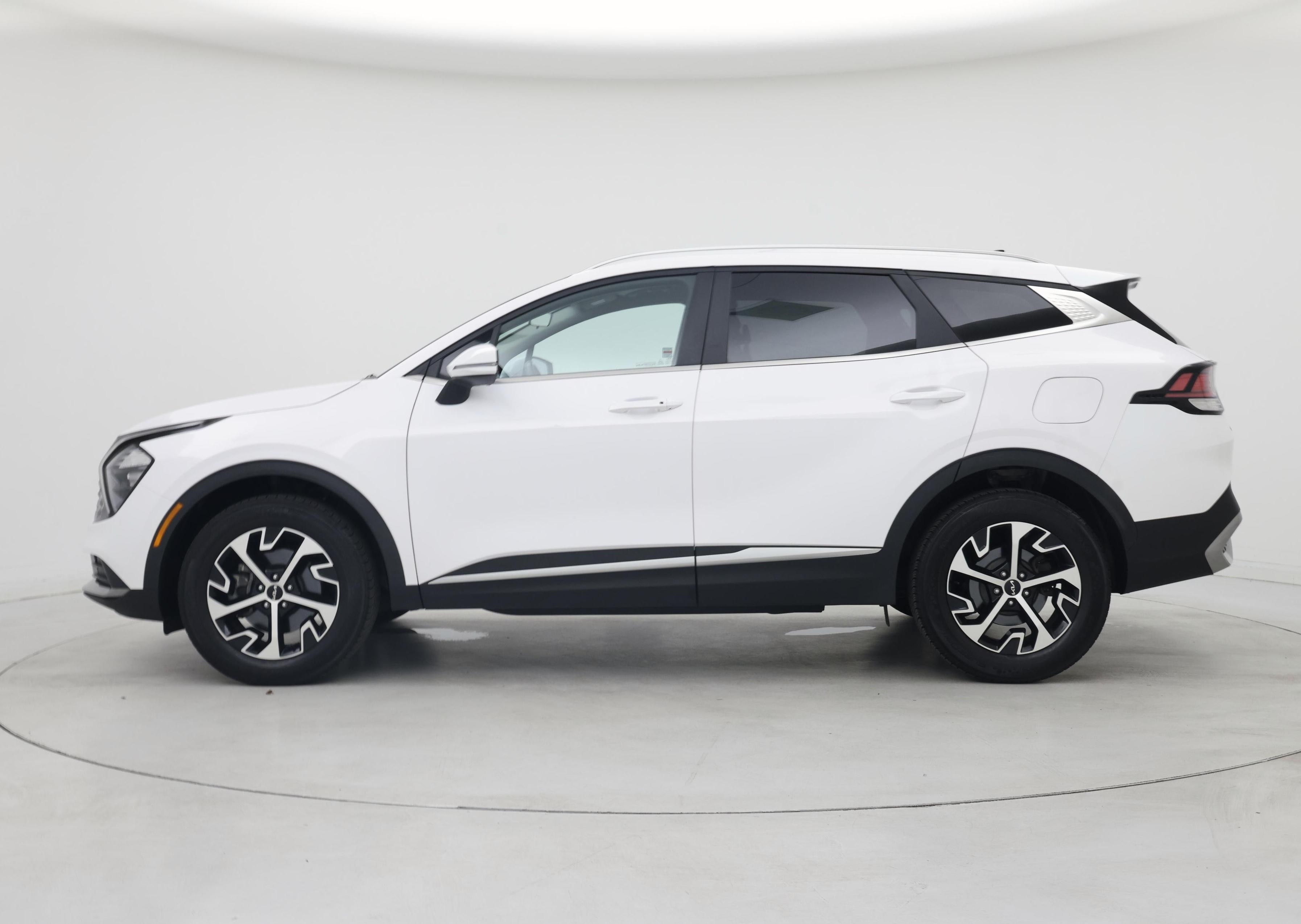 Thumbnail: 2023 Kia Sportage - 3