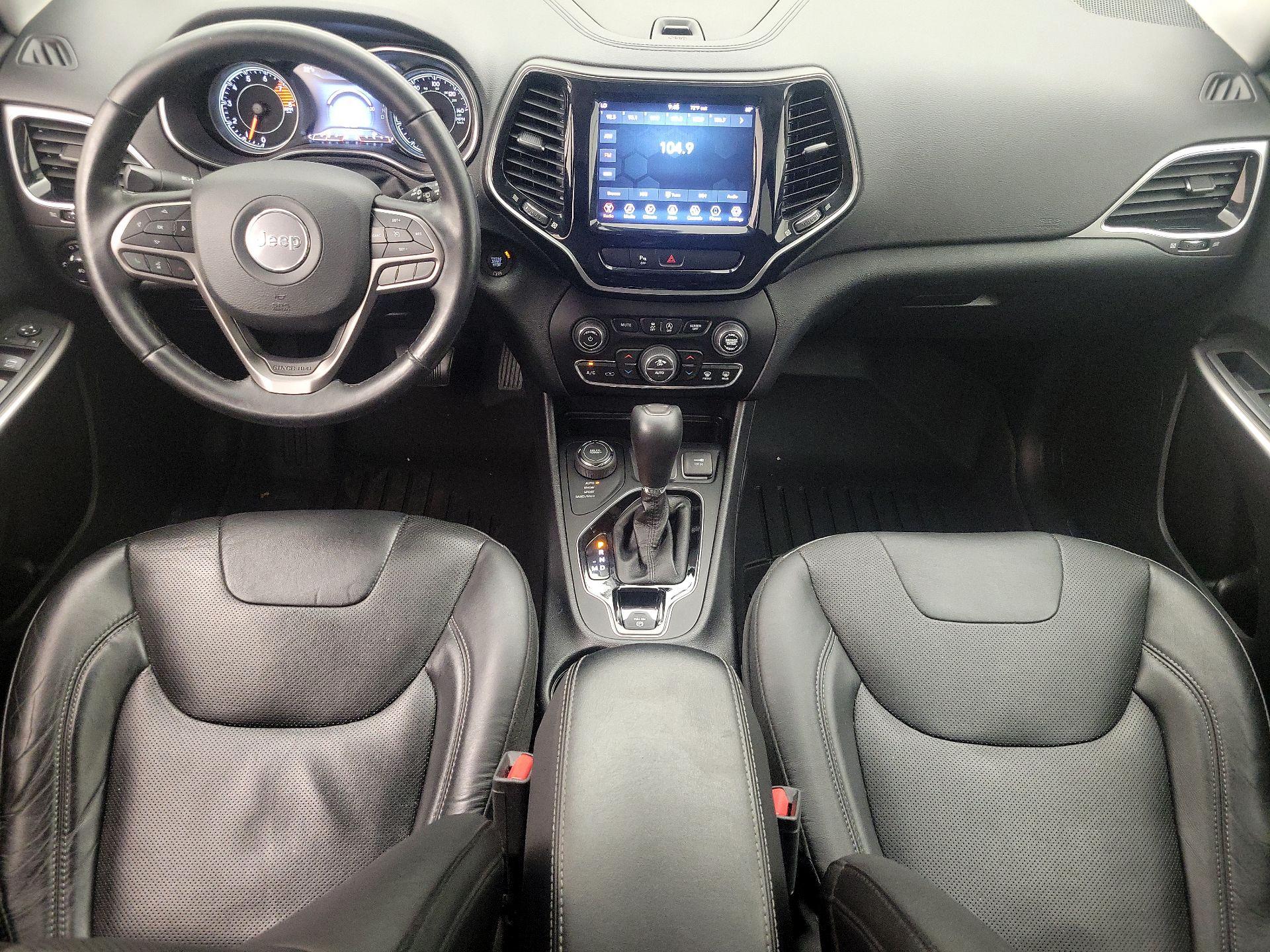 Thumbnail: 2019 Jeep Cherokee - 9