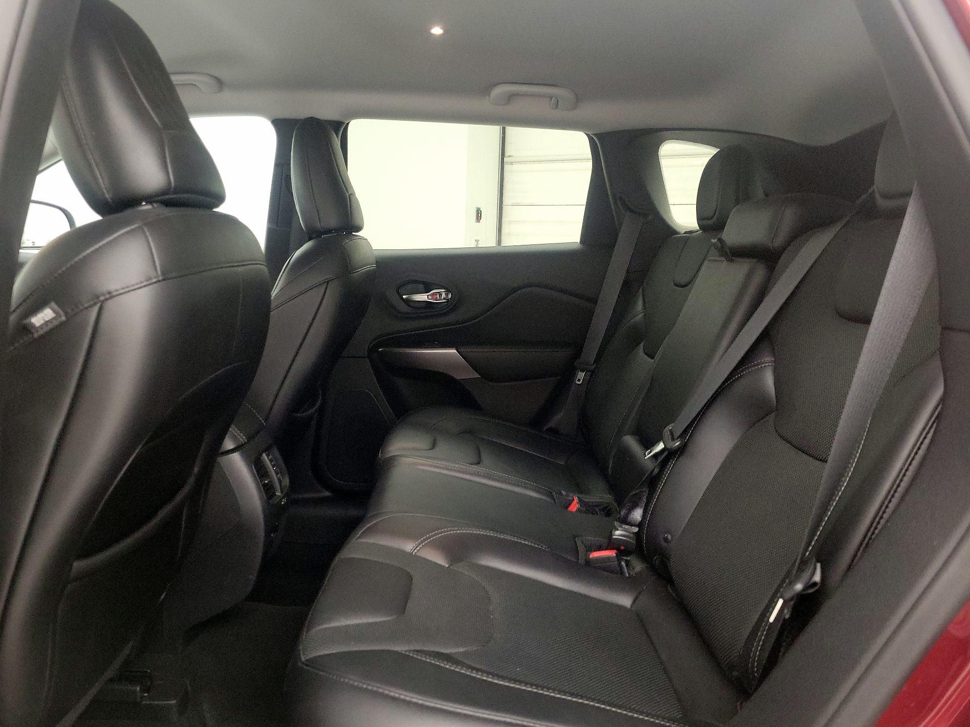 Thumbnail: 2019 Jeep Cherokee - 19