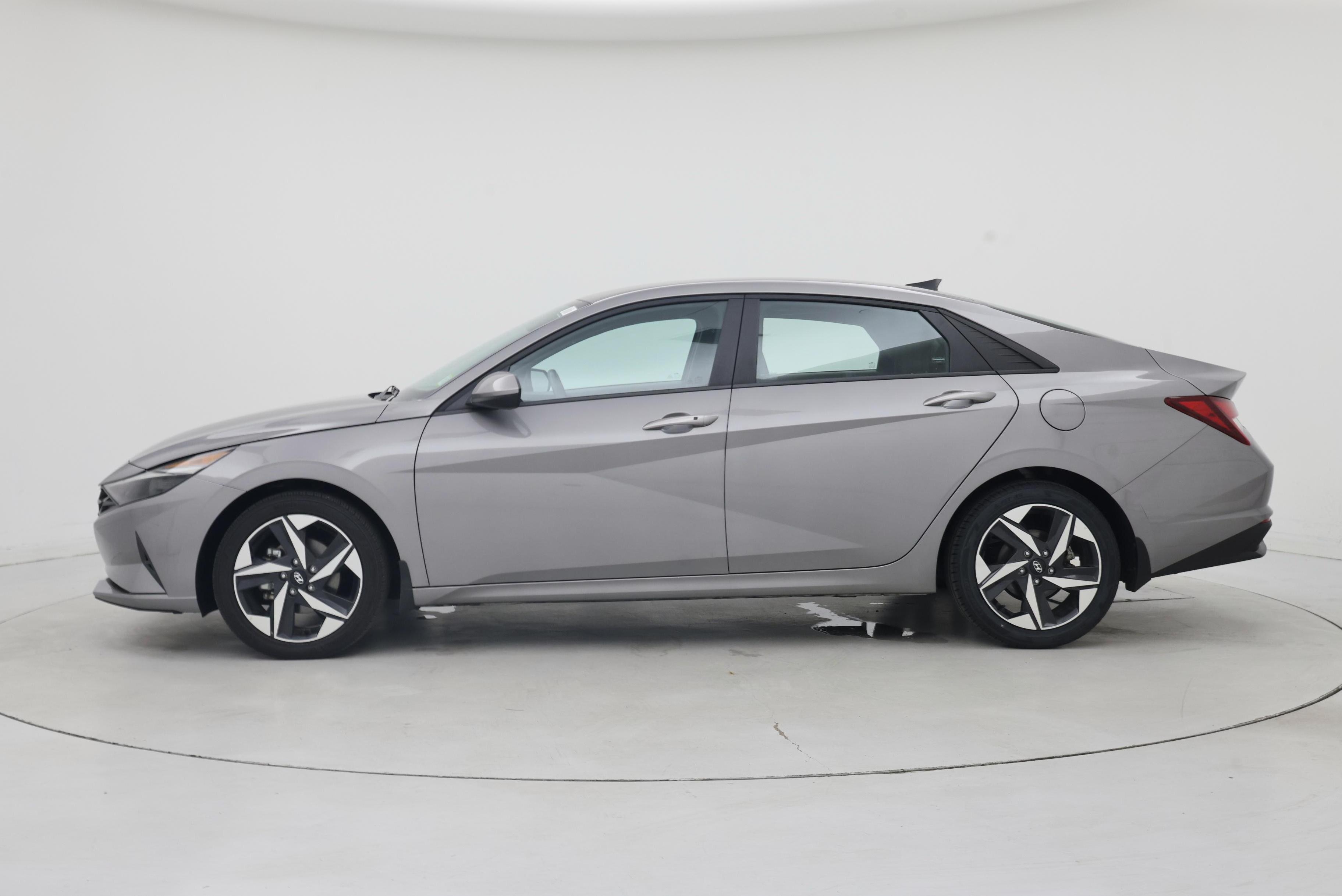 Thumbnail: 2023 Hyundai Elantra - 3