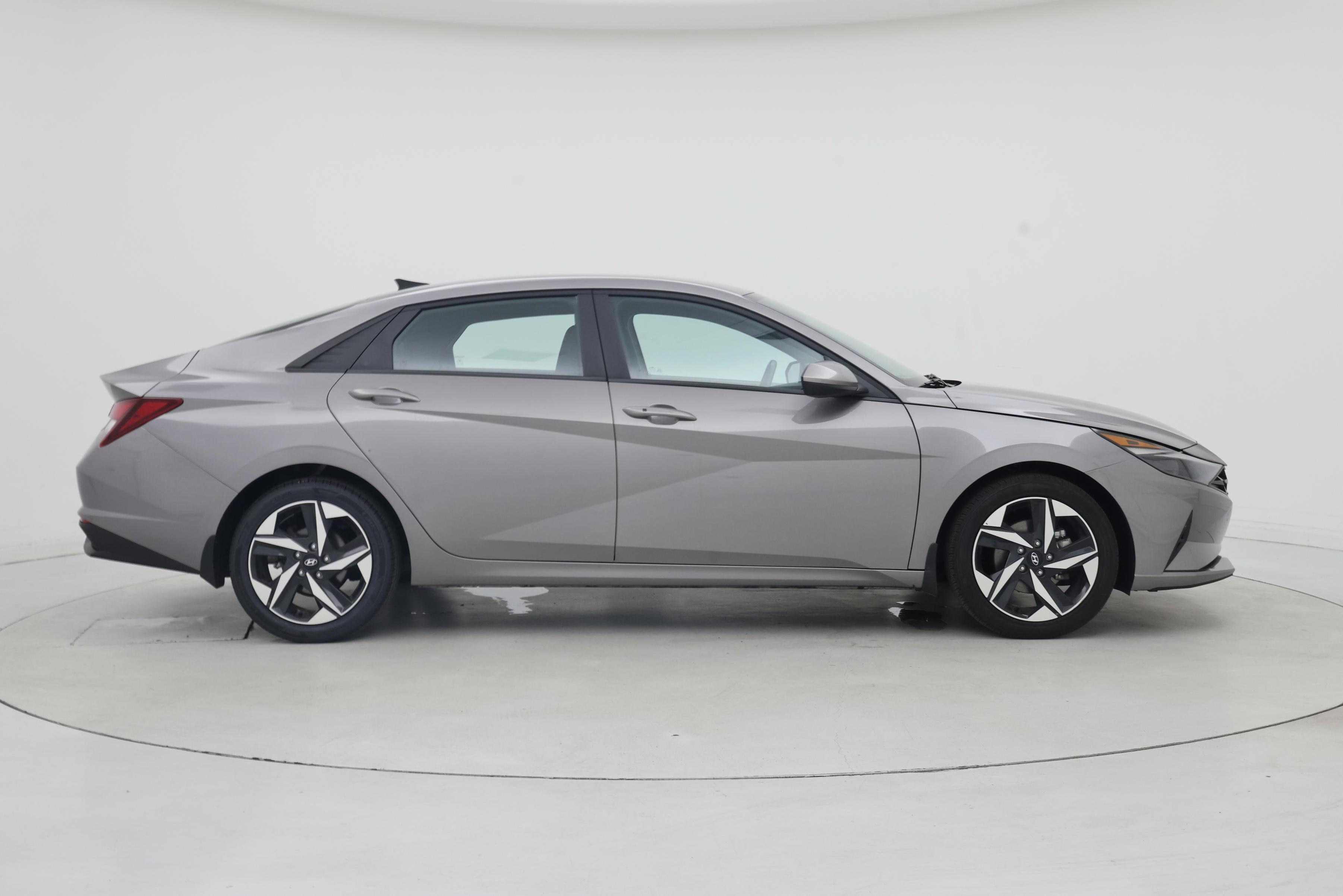 Thumbnail: 2023 Hyundai Elantra - 7