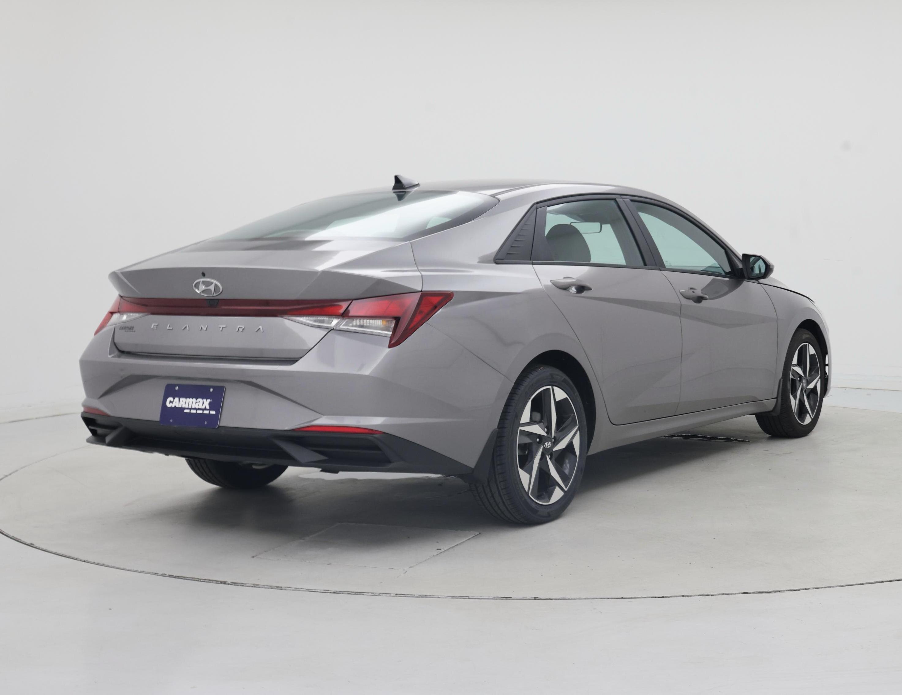 Thumbnail: 2023 Hyundai Elantra - 8