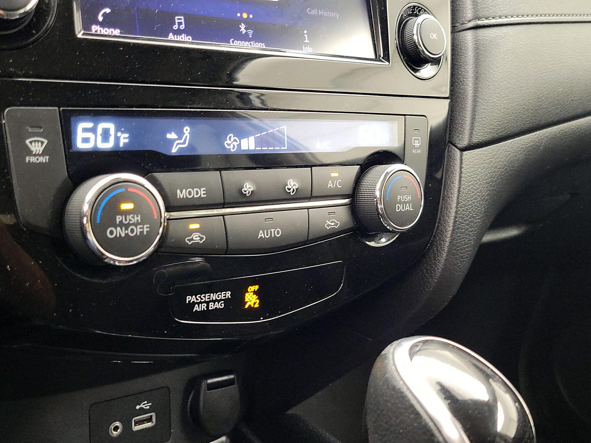 Thumbnail: 2019 Nissan Rogue - 16