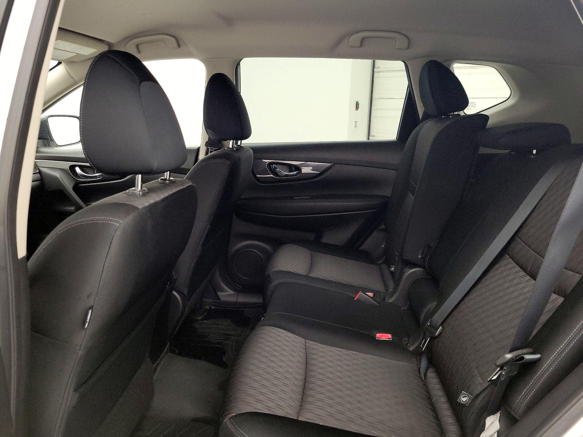 Thumbnail: 2019 Nissan Rogue - 19