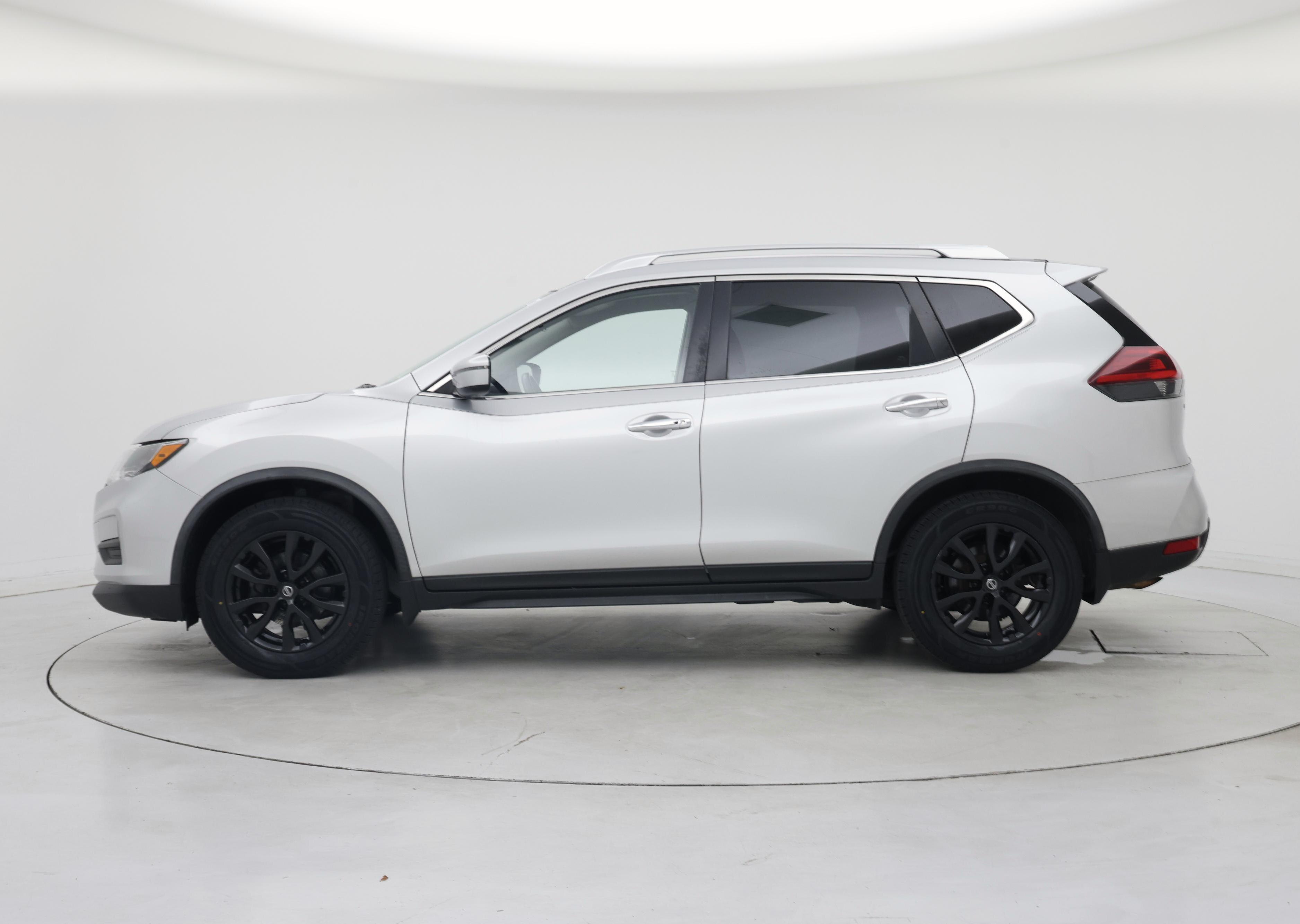 Thumbnail: 2019 Nissan Rogue - 3