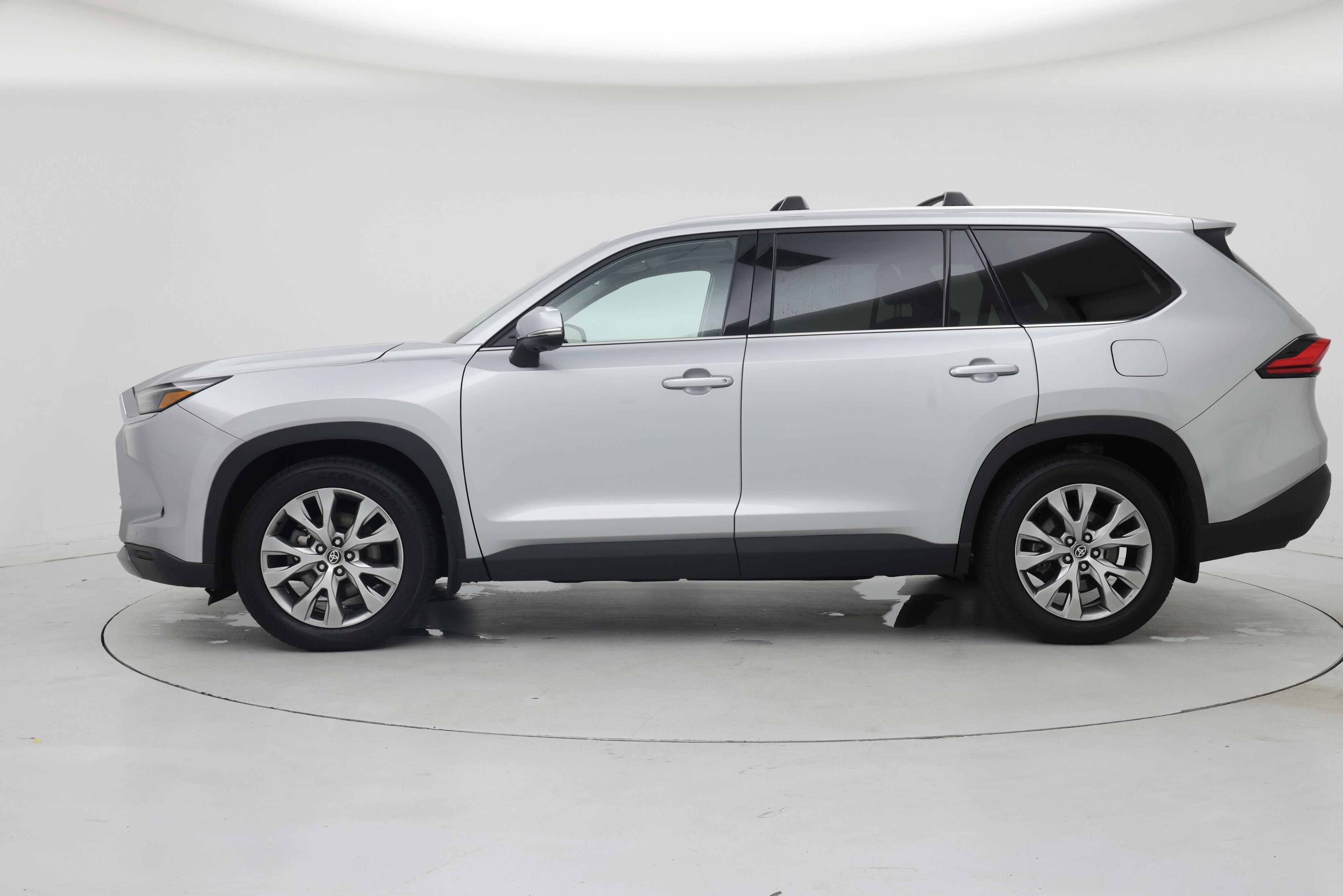 Thumbnail: 2024 Toyota Highlander - 3