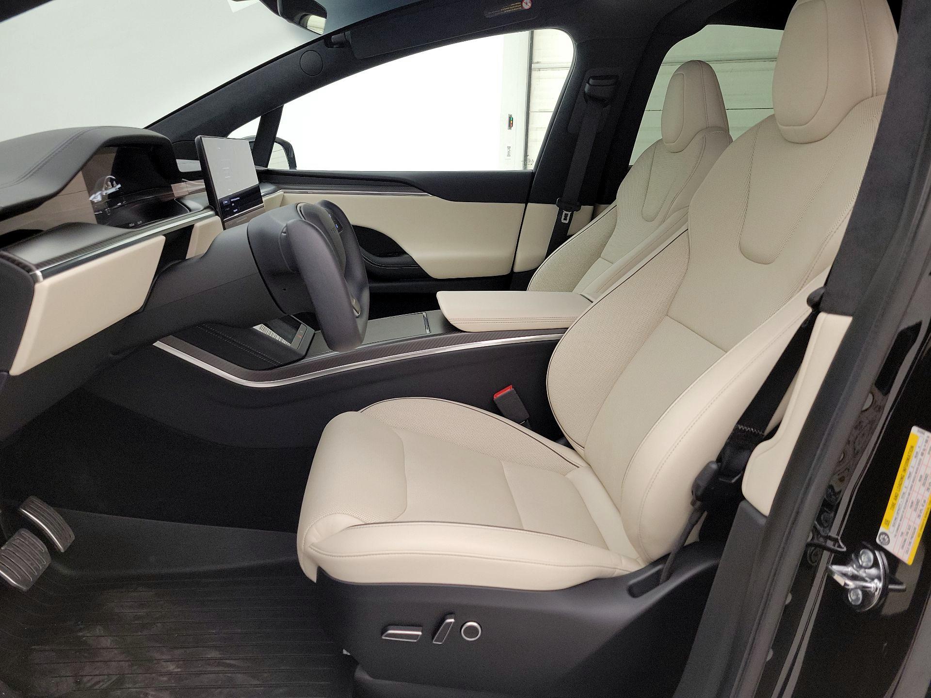 Thumbnail: 2022 Tesla Model X - 11