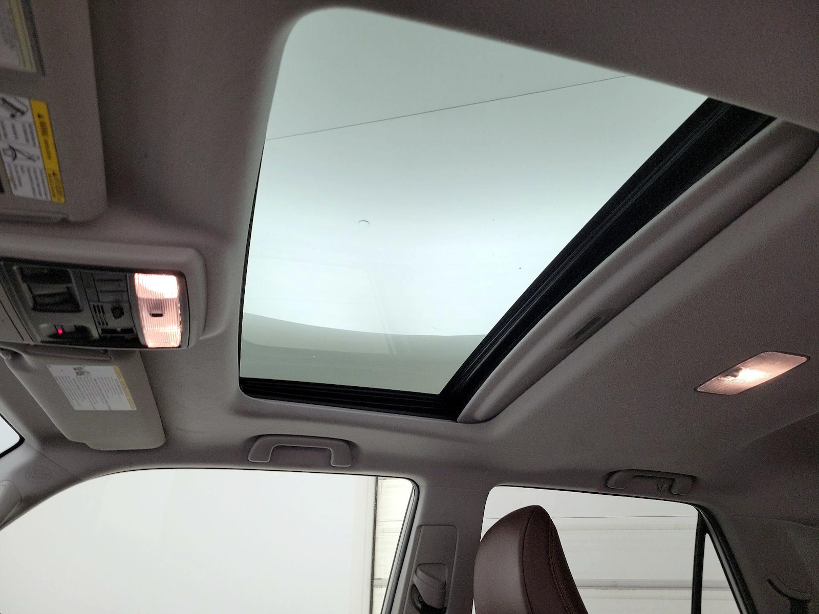 Sunroof(s) & Overhead Airbags