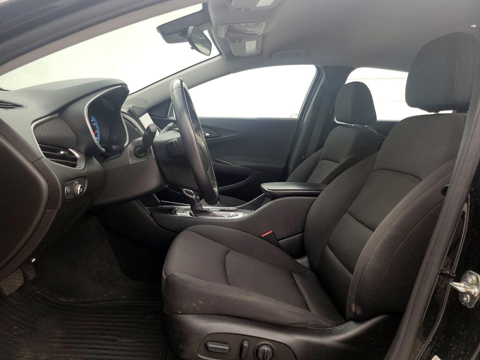 Power Seat(s) & Side Airbags