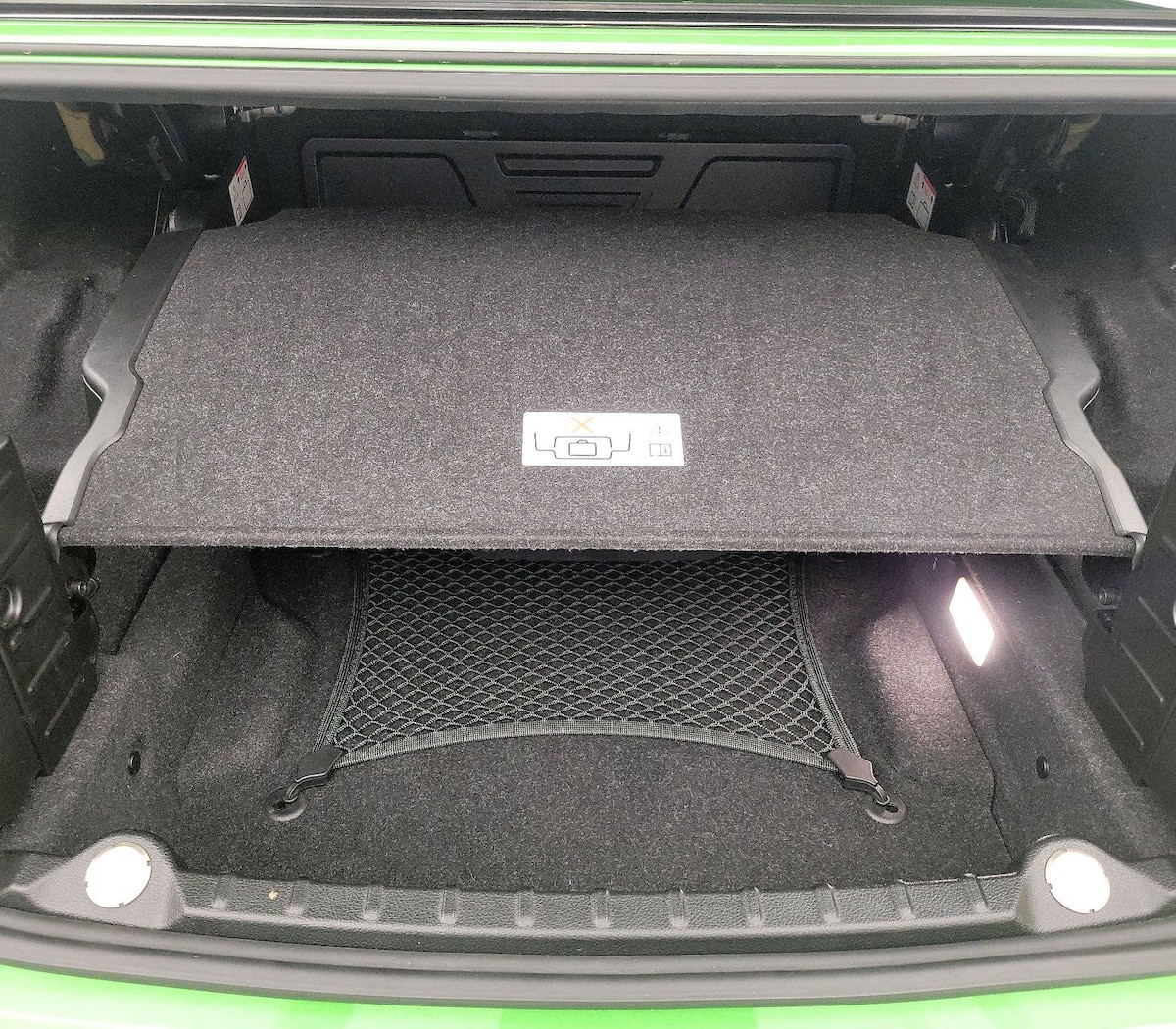 Trunk/Cargo (Seats Up)