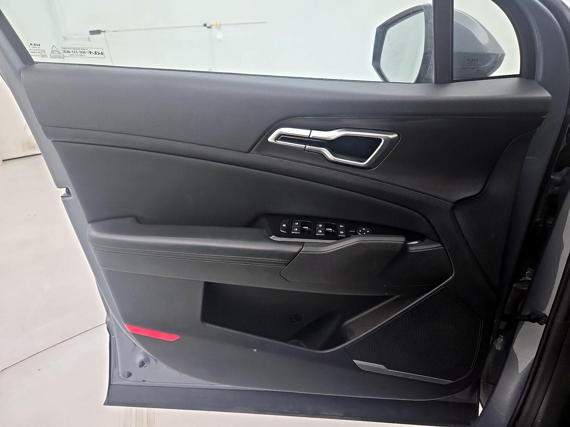 Thumbnail: 2023 Kia Sportage - 12