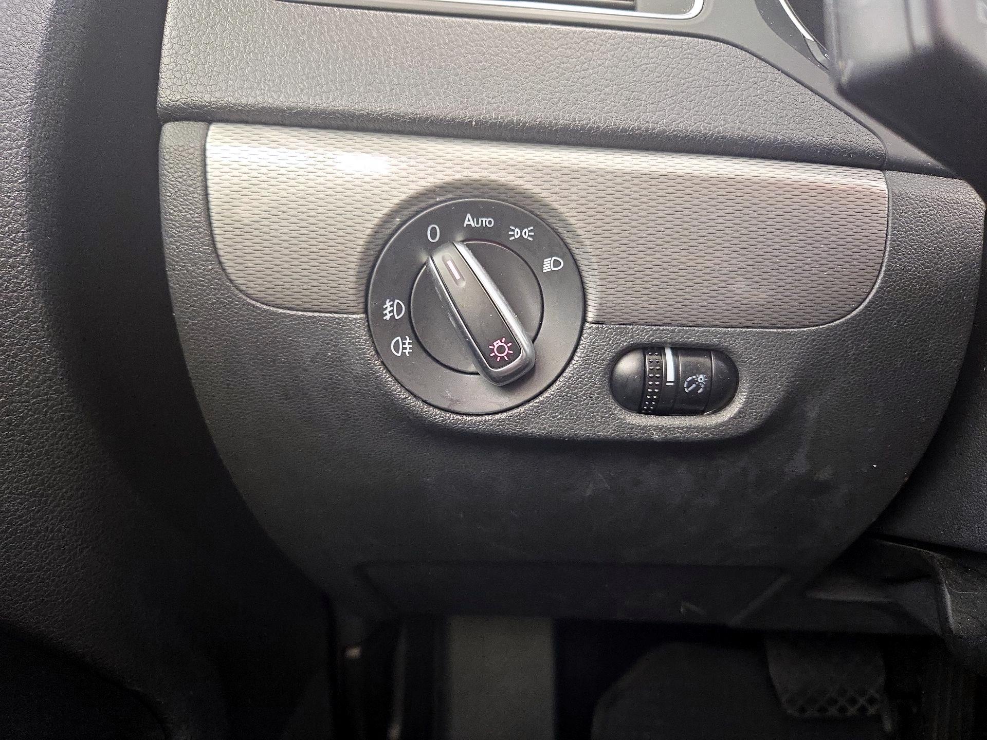 Thumbnail: 2017 Volkswagen Jetta - 13