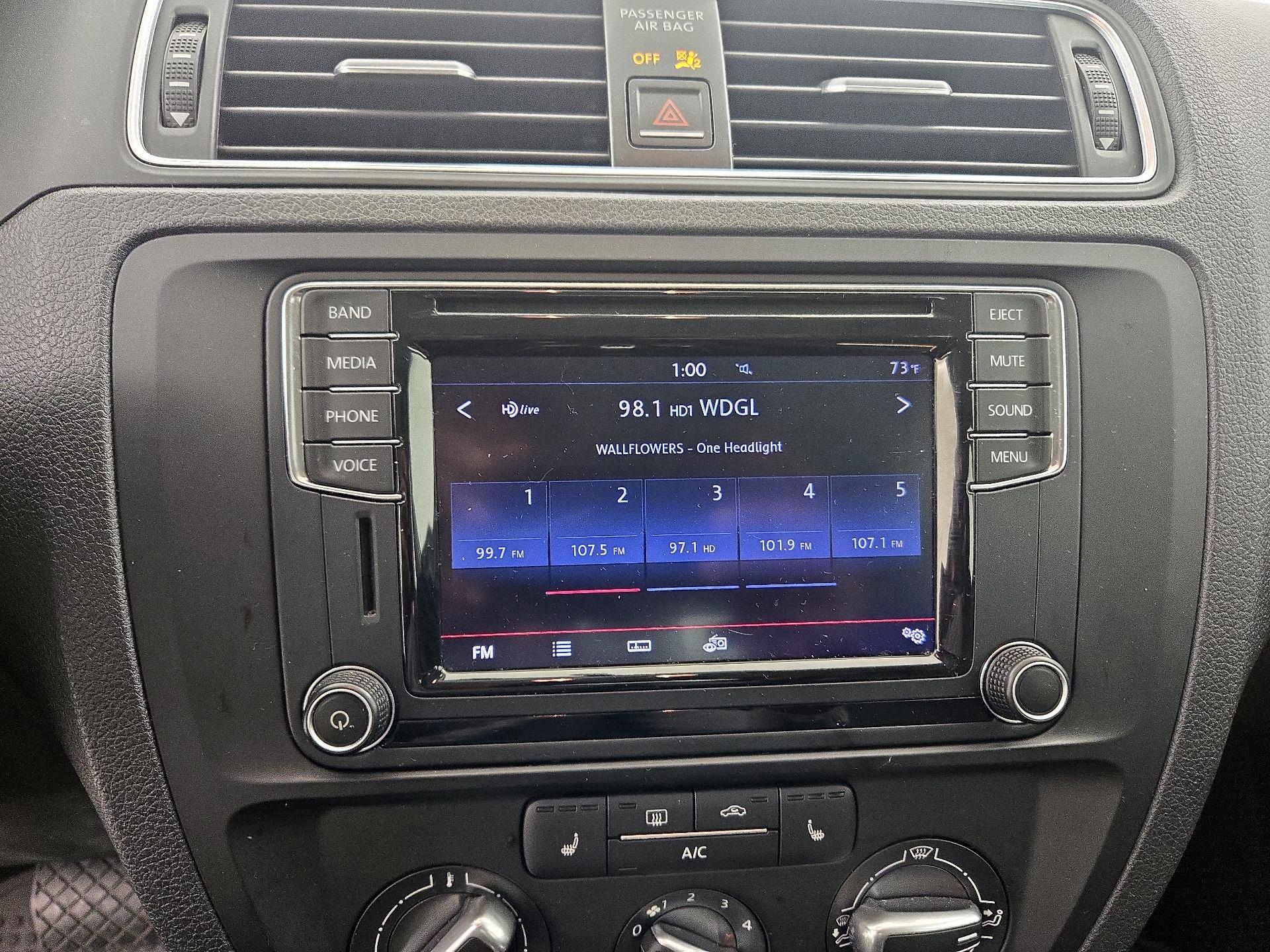 Thumbnail: 2017 Volkswagen Jetta - 15