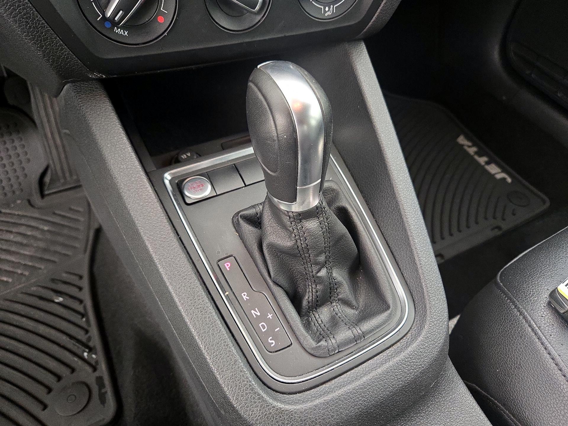 Thumbnail: 2017 Volkswagen Jetta - 17