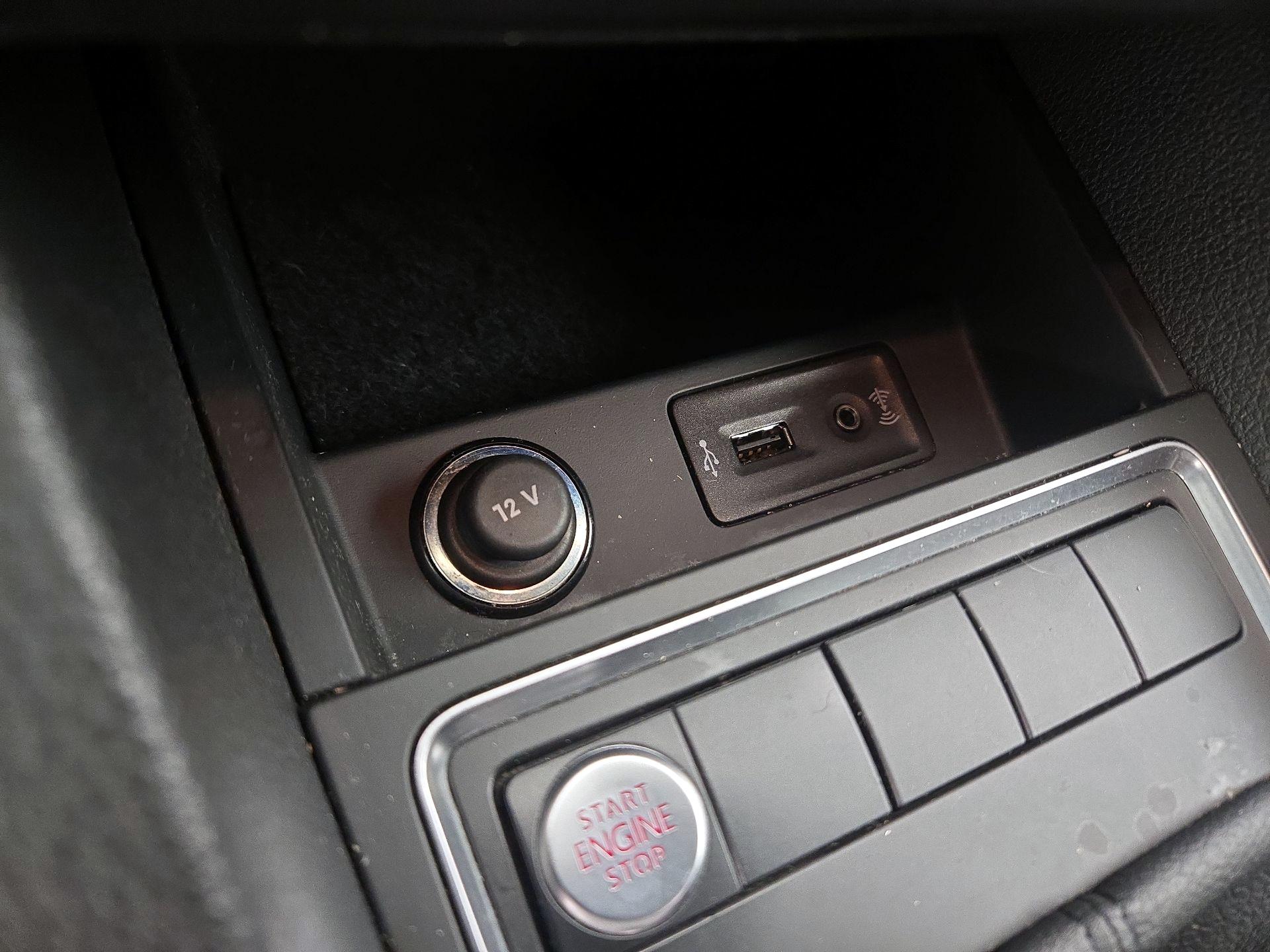 Thumbnail: 2017 Volkswagen Jetta - 18