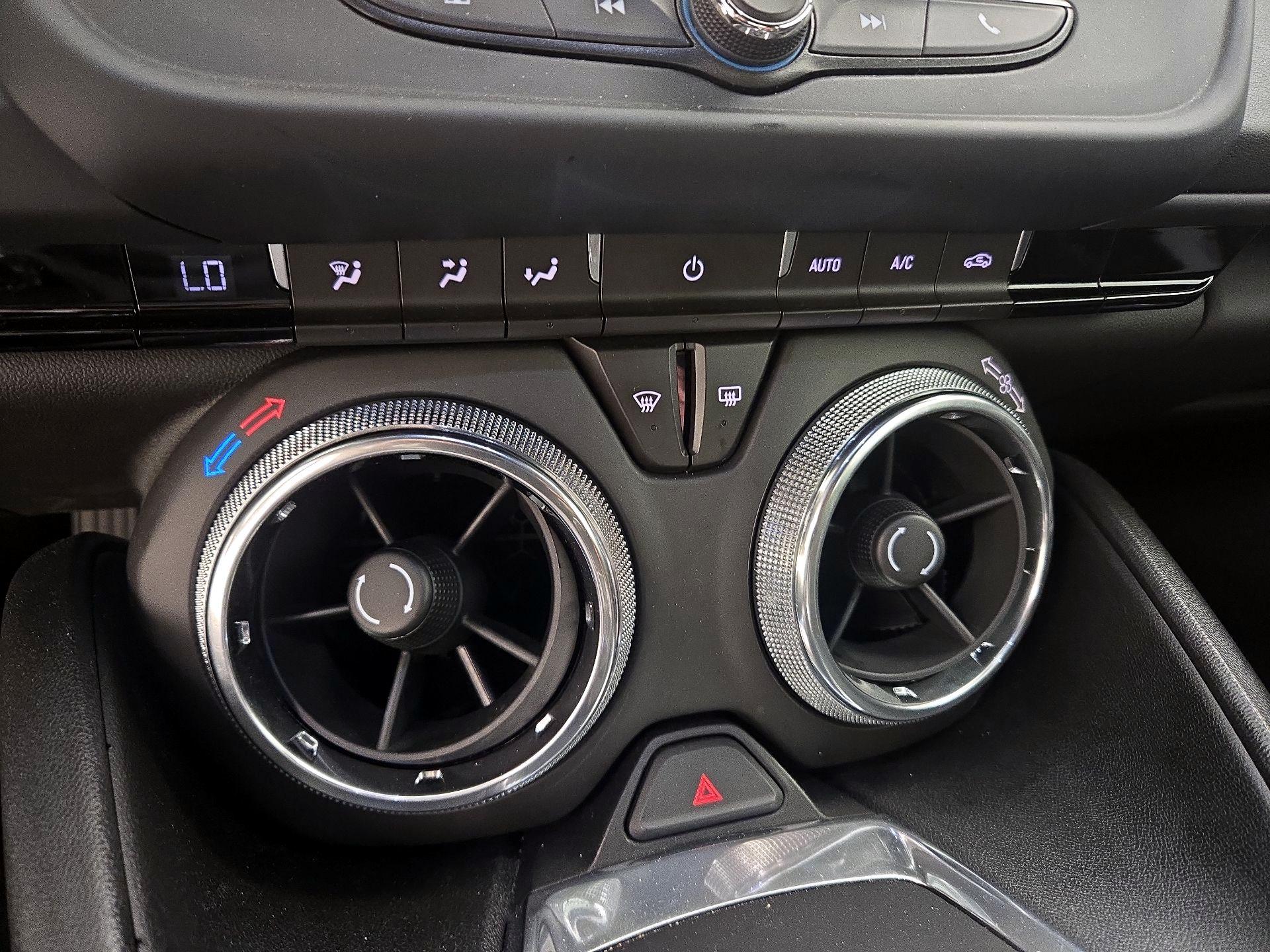 Thumbnail: 2018 Chevrolet Camaro - 15