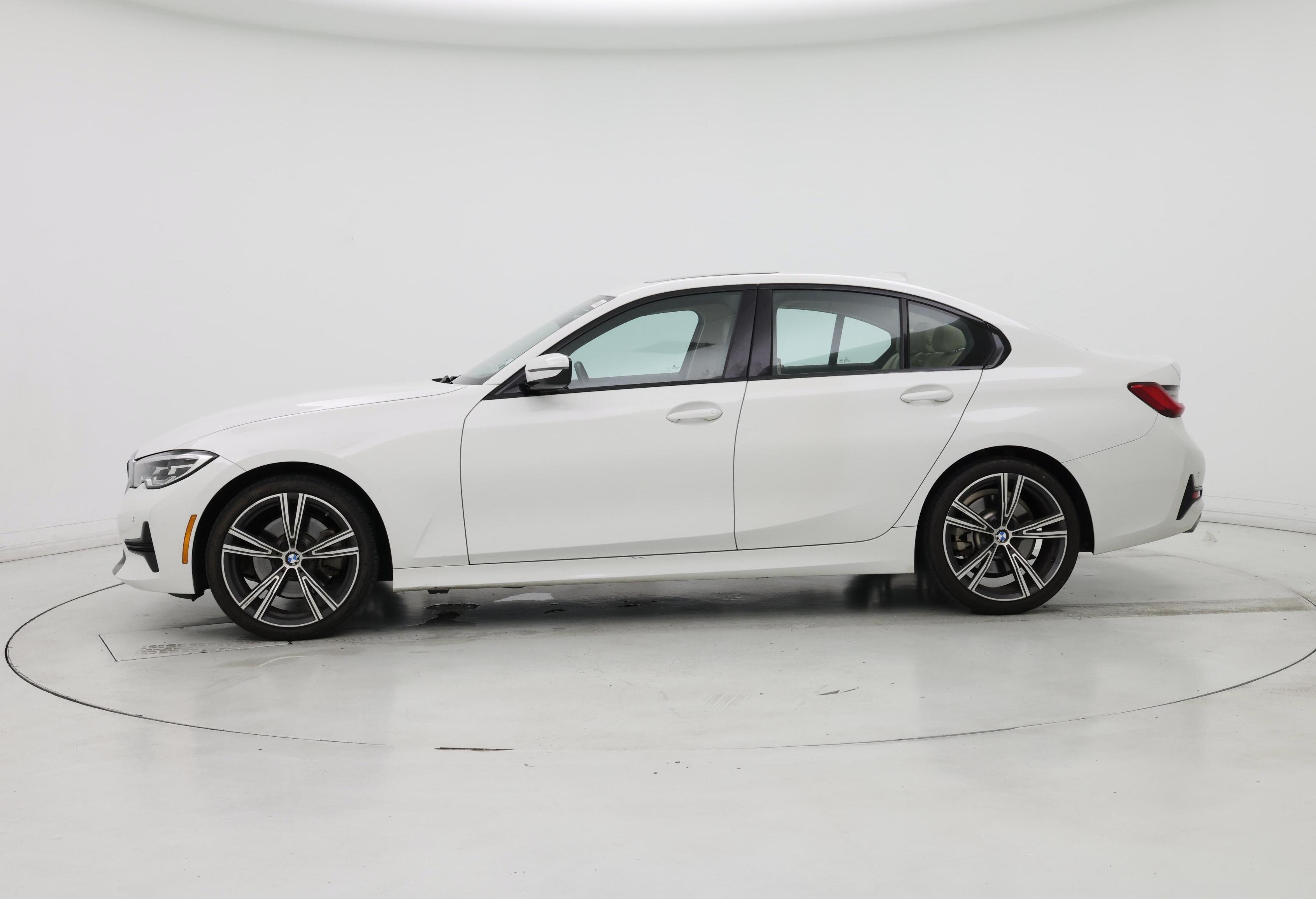 Thumbnail: 2019 BMW 3 Series - 3