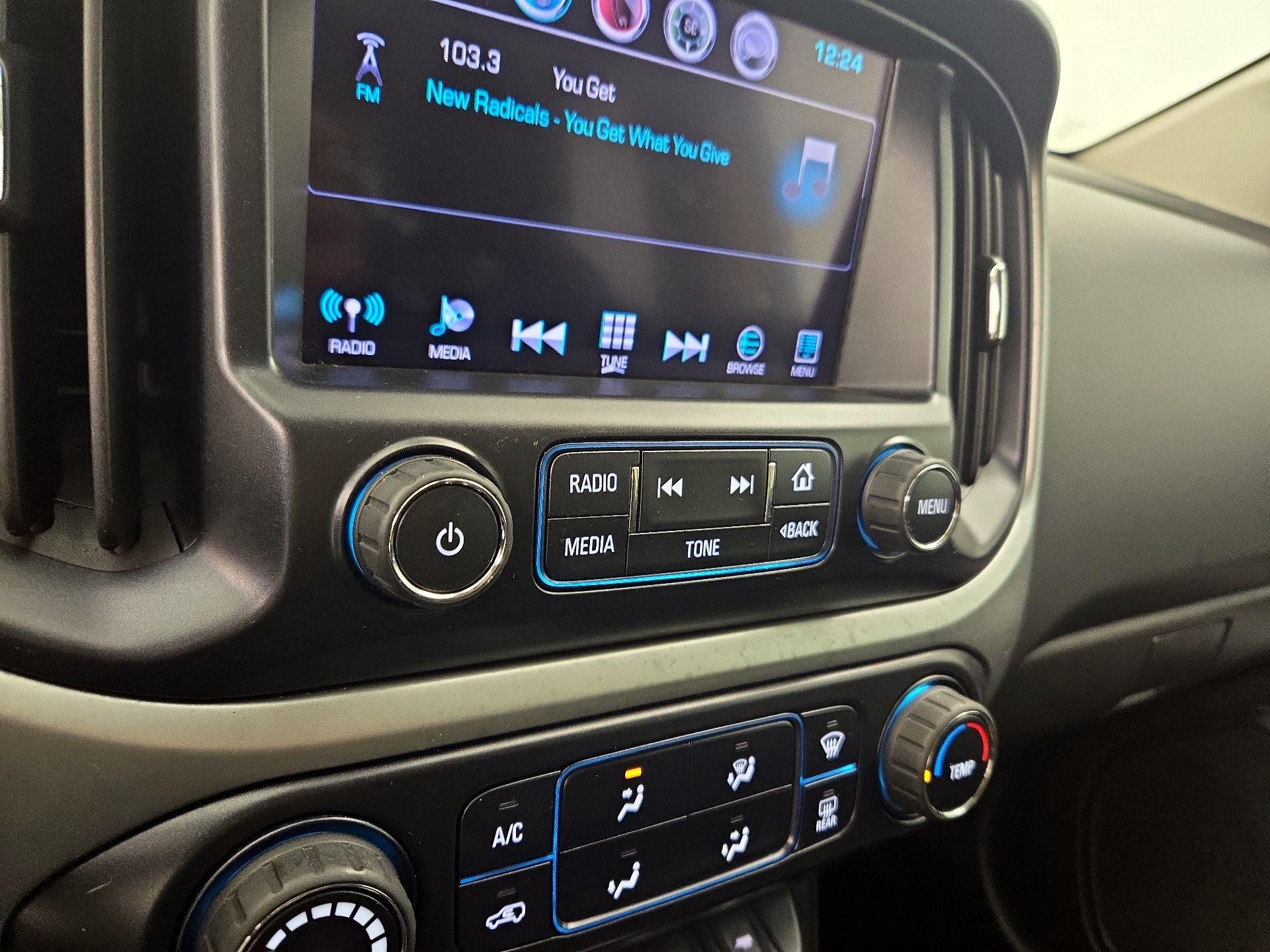 Thumbnail: 2016 Chevrolet Colorado - 16