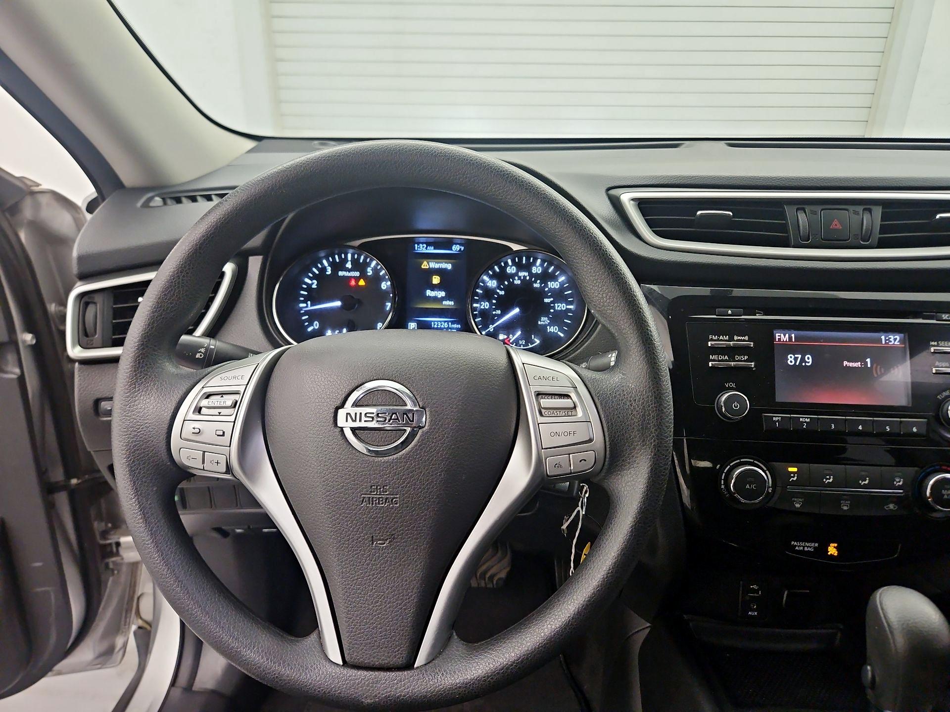 Thumbnail: 2016 Nissan Rogue - 10