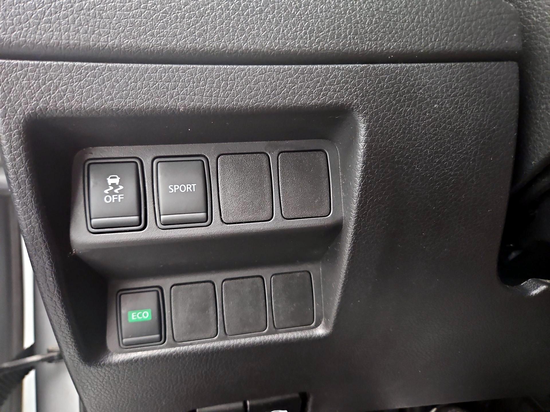Thumbnail: 2016 Nissan Rogue - 13
