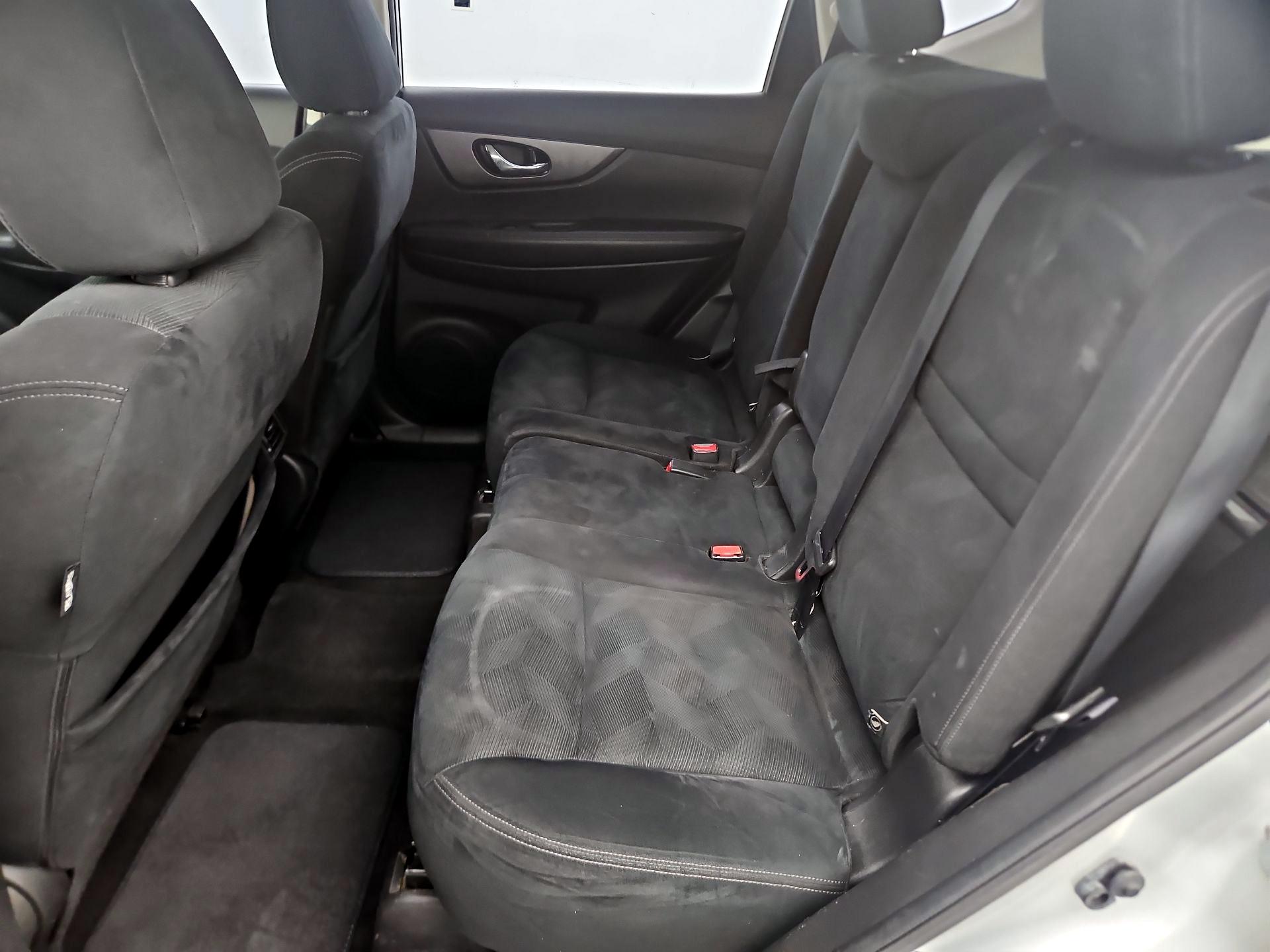 Thumbnail: 2016 Nissan Rogue - 18