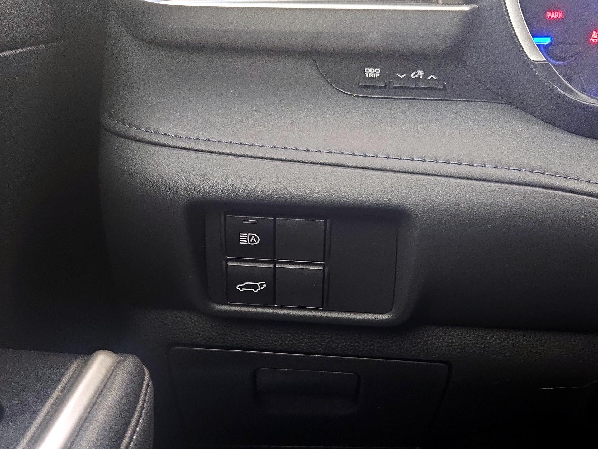 Thumbnail: 2023 Toyota Highlander - 13