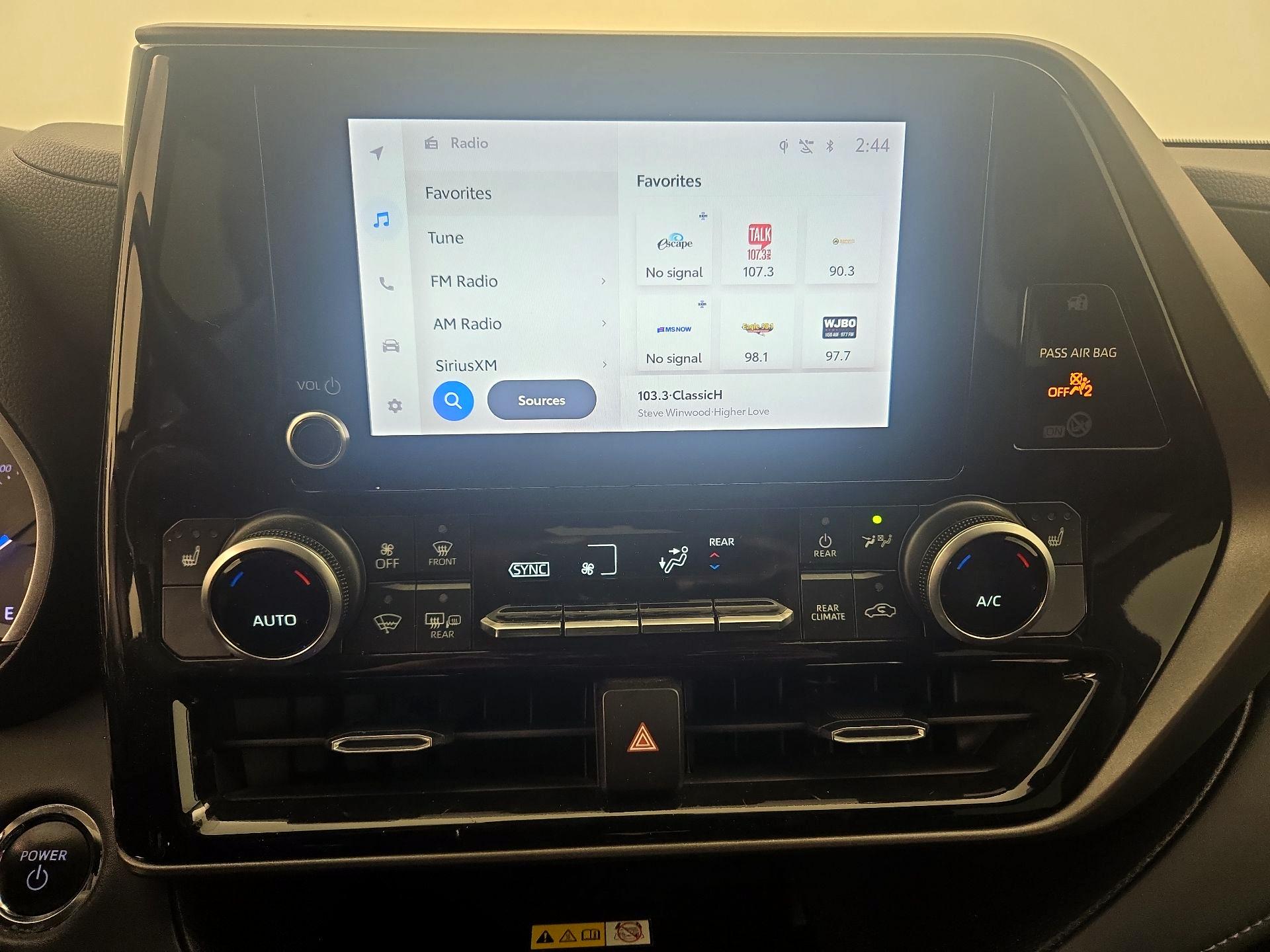 Thumbnail: 2023 Toyota Highlander - 16