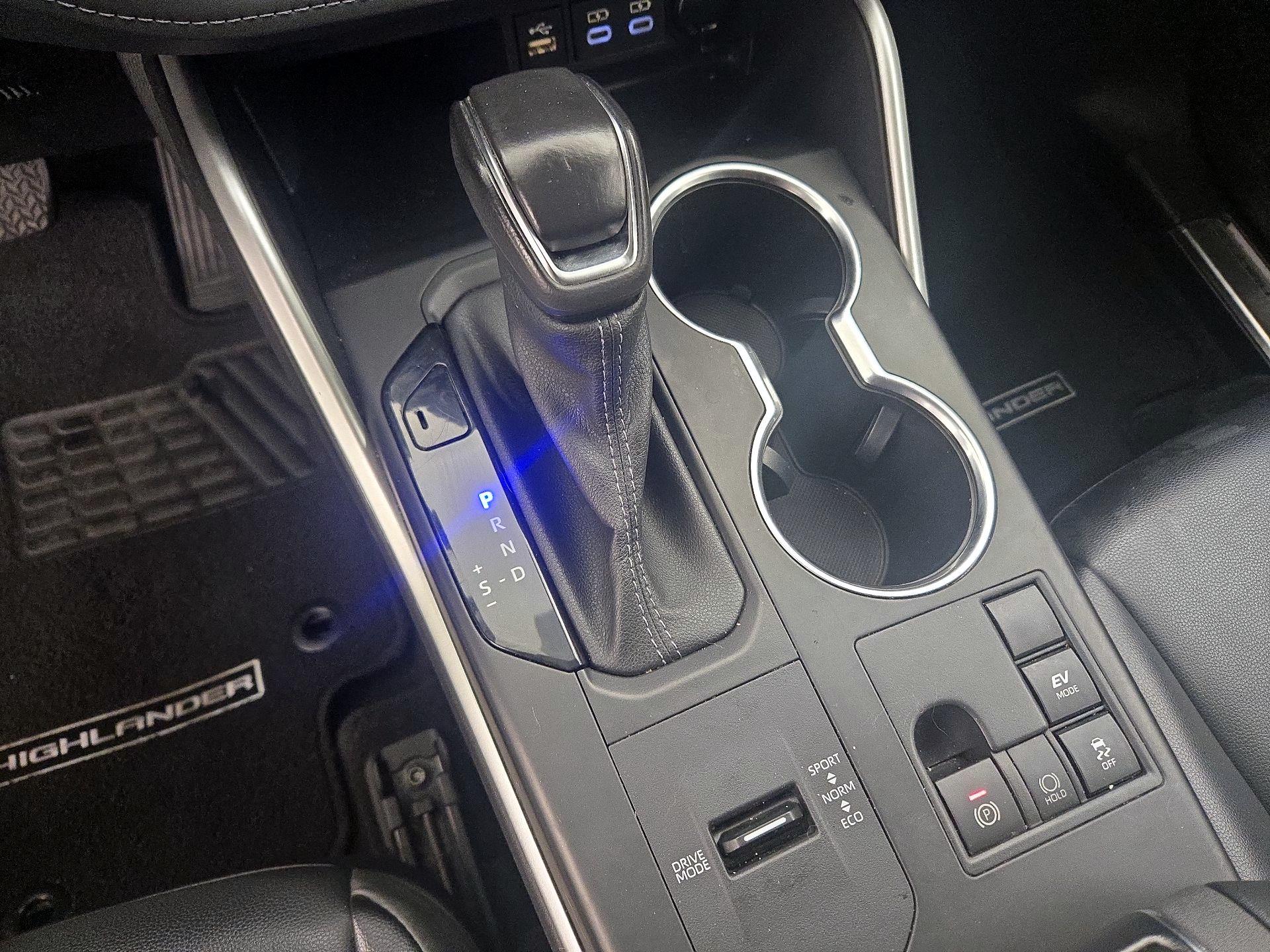 Thumbnail: 2023 Toyota Highlander - 18