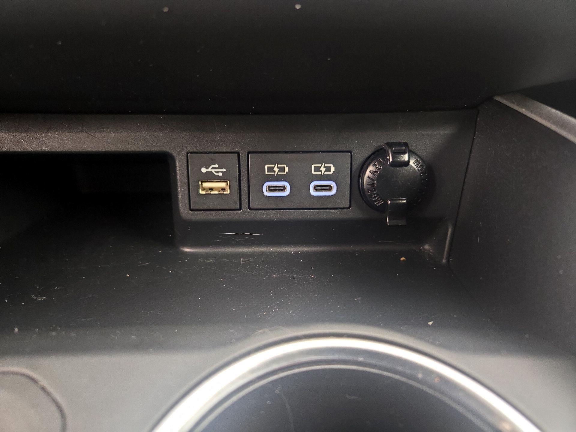 Thumbnail: 2023 Toyota Highlander - 19