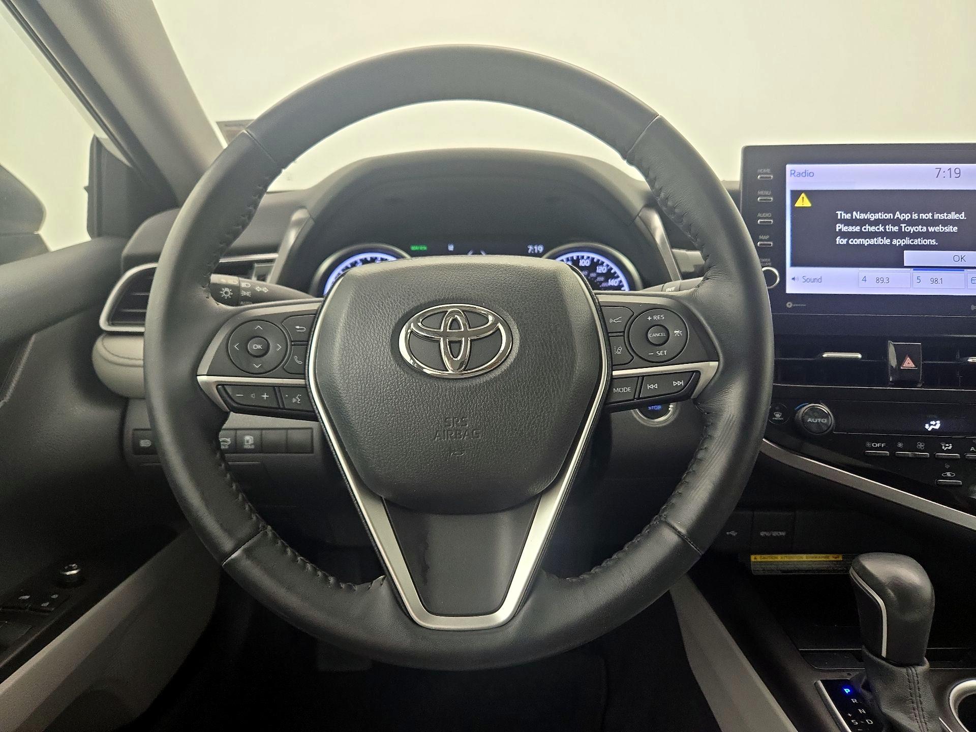 Thumbnail: 2021 Toyota Camry - 10