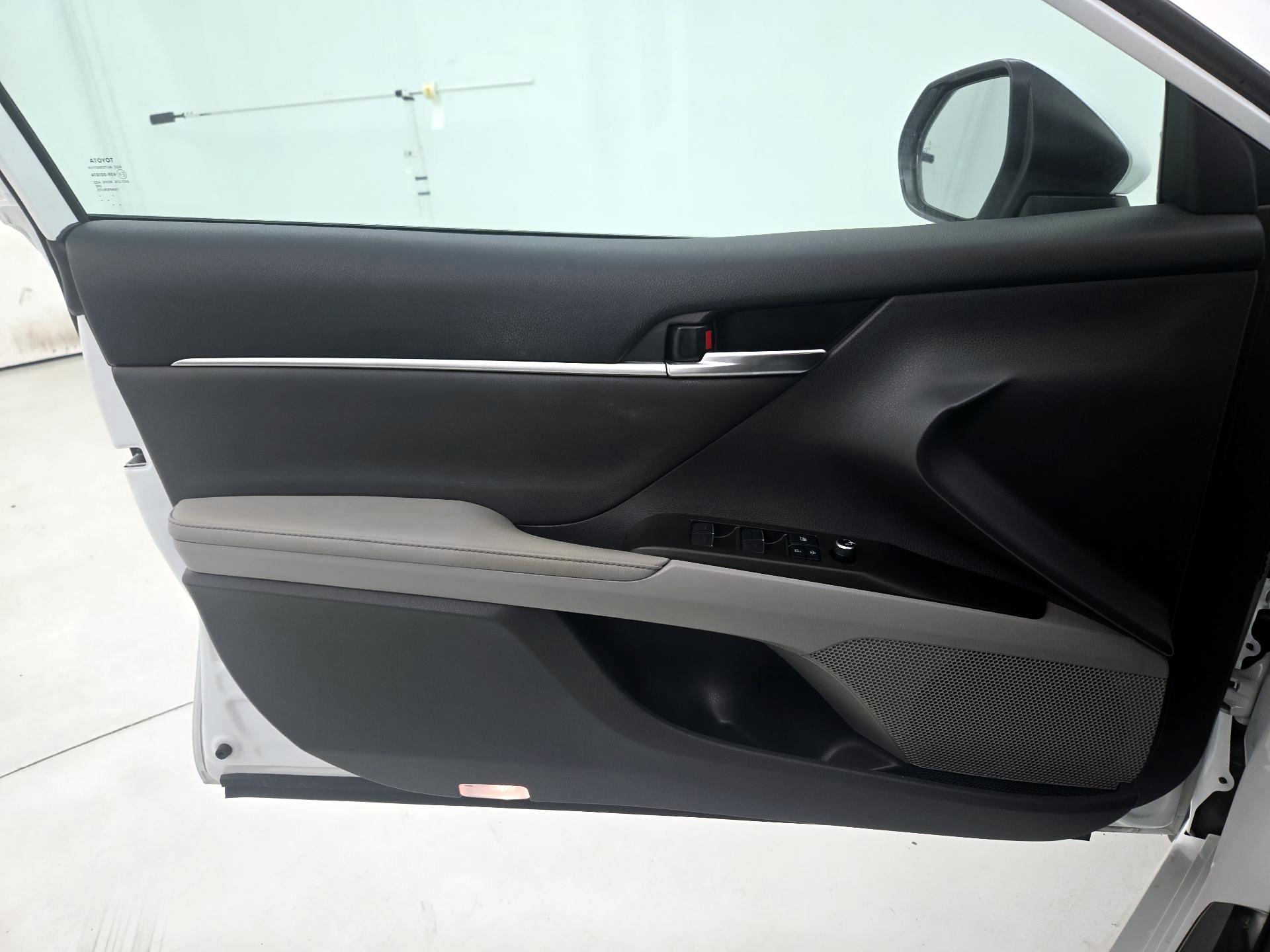 Thumbnail: 2021 Toyota Camry - 12