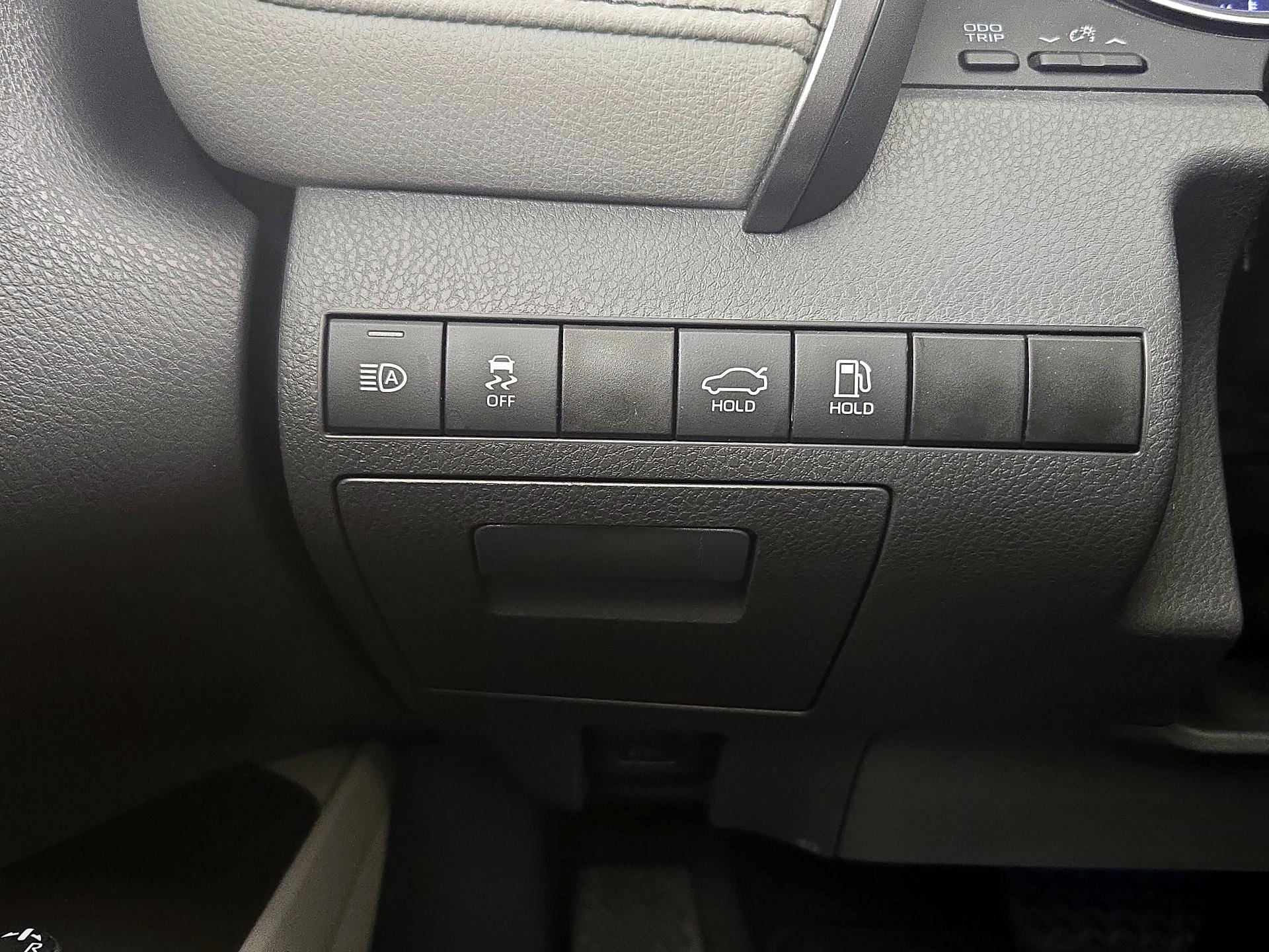 Thumbnail: 2021 Toyota Camry - 13